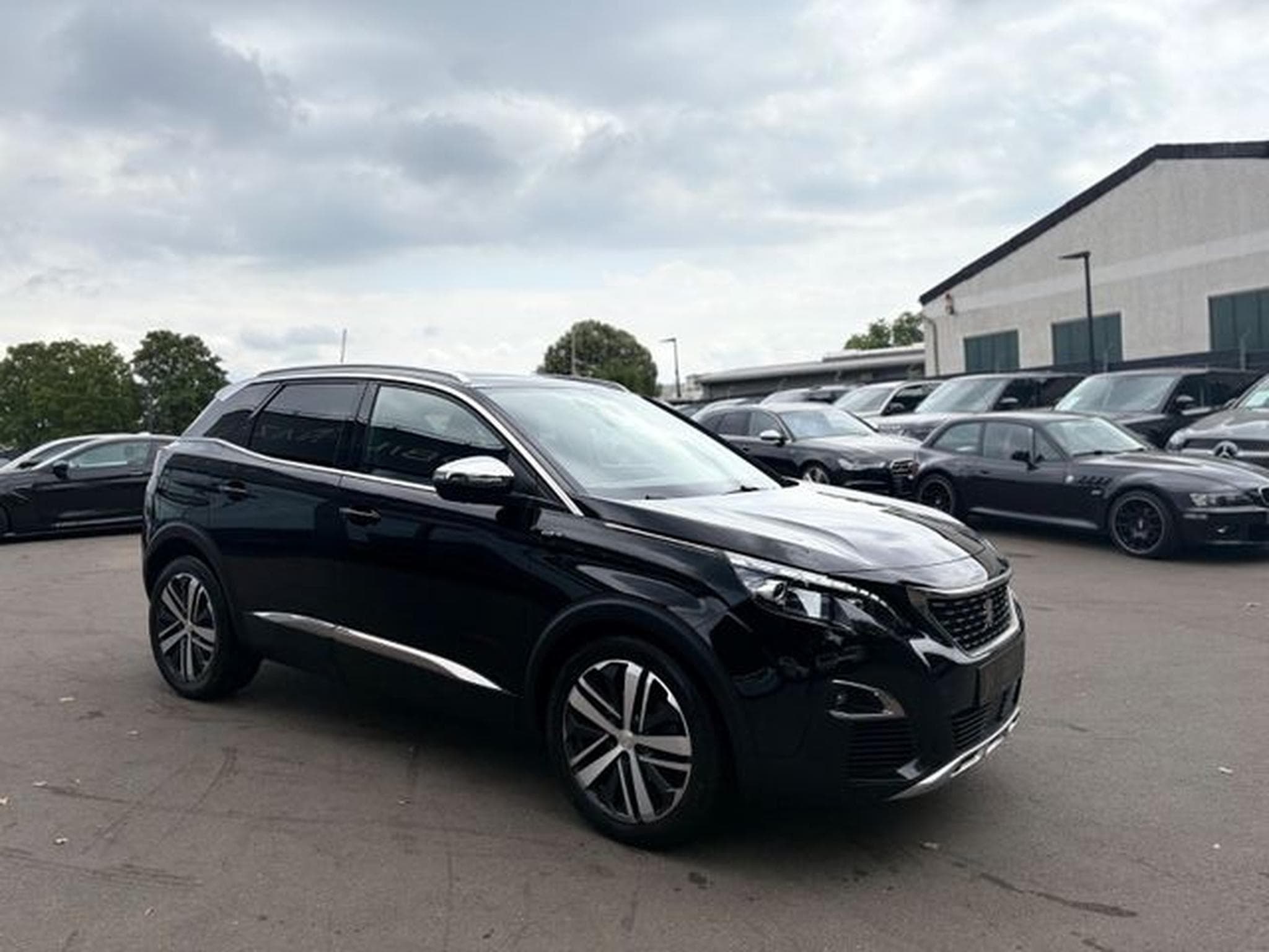 Peugeot 3008 3008 GT *AUT*PANO*LEDER*NAVI*KAM*ASSIST*SHZ* (2017) - Foto 6