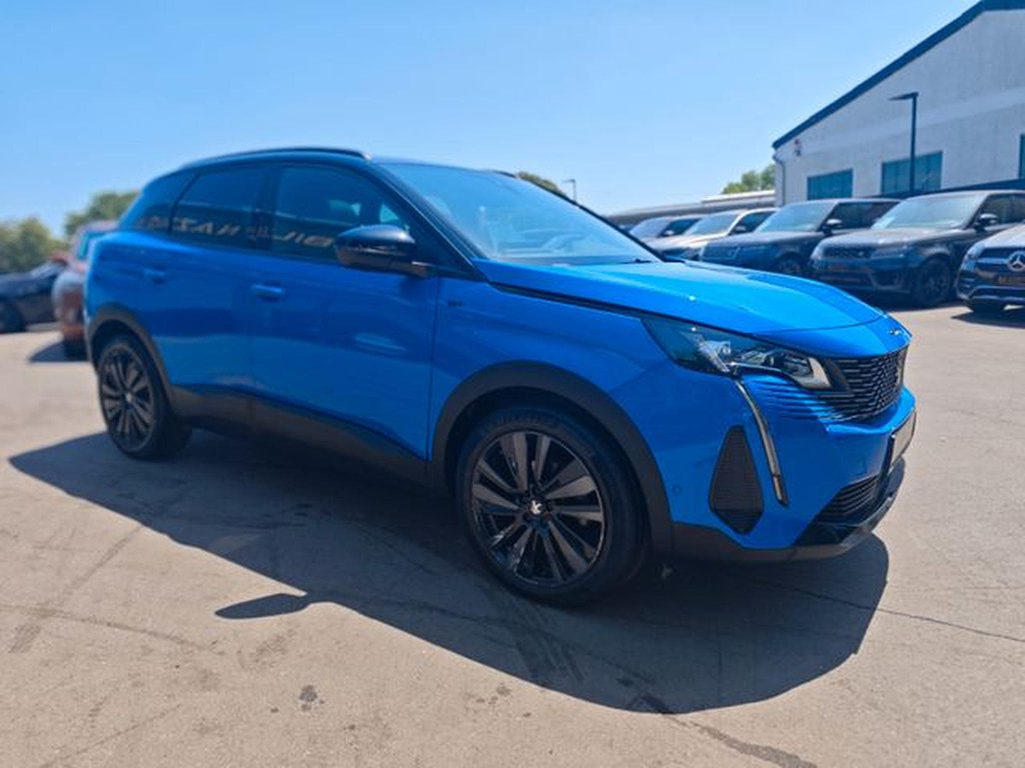 Peugeot 3008 3008 GT*FOCAL*PANORAMA*NAVI*KAMERA*VIRTUAL* (2023) - Foto 5