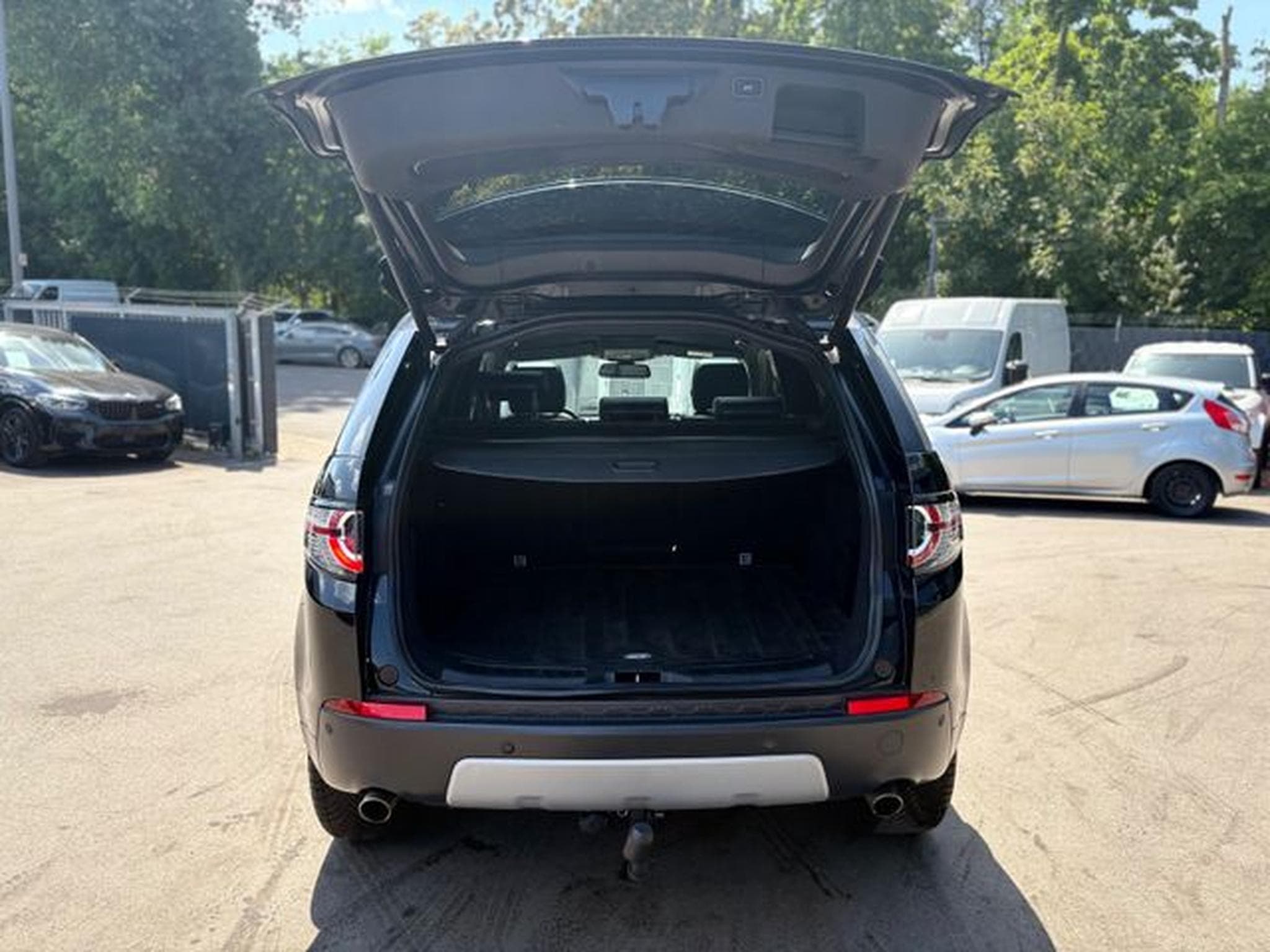 Land-Rover Discovery DISCOVERY SPORT HSE *PANO*LEDER*MERIDIAN* (2017) - Foto 9