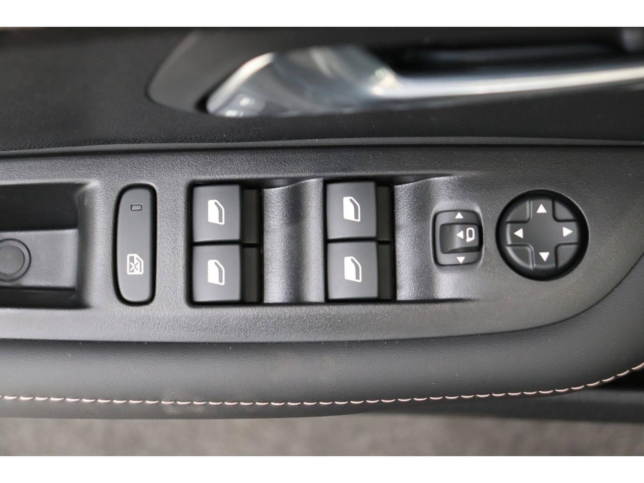 Peugeot 208 1.2 PureTech 100 Envy (2026) - Photo 13