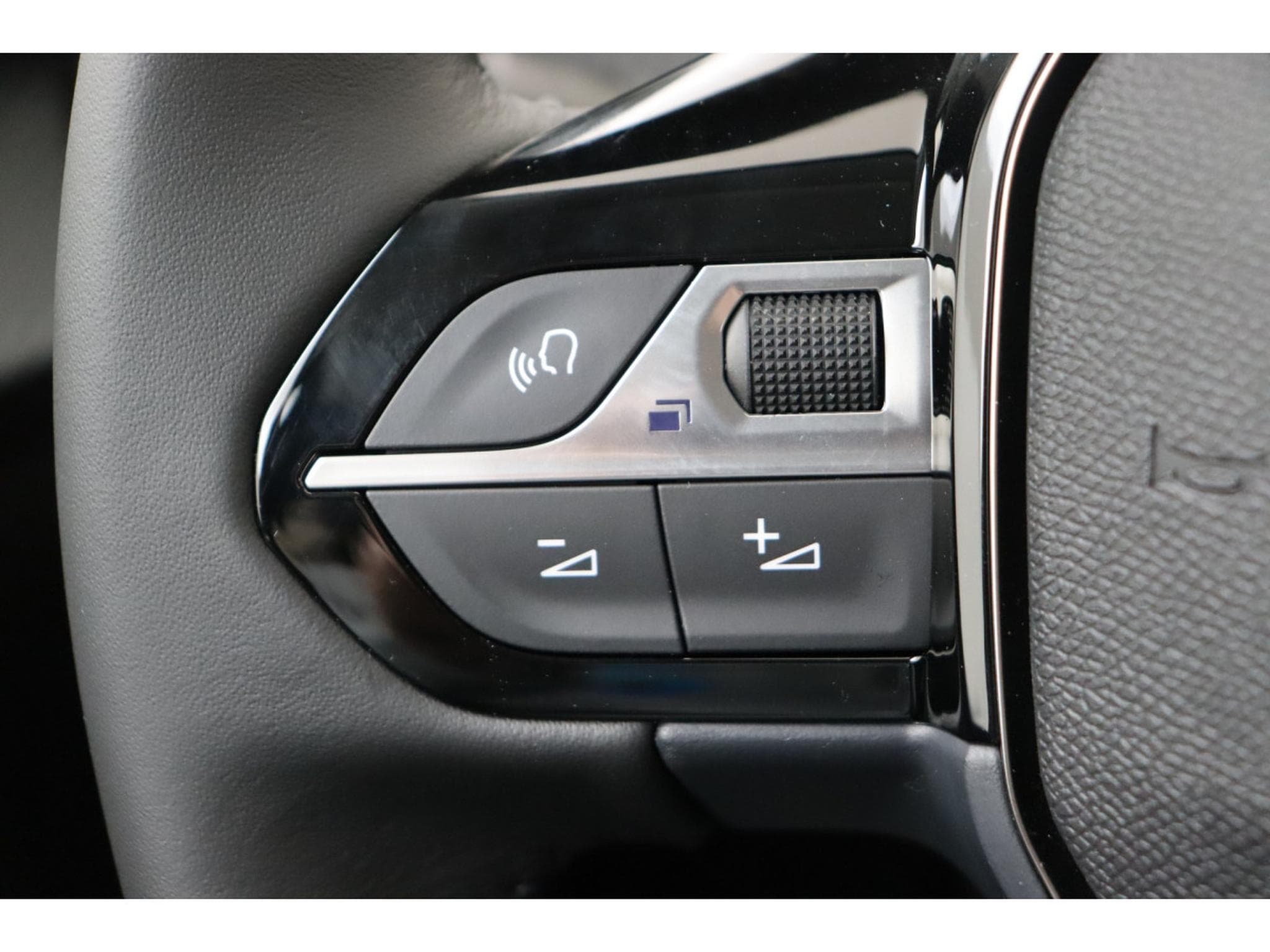 Peugeot 208 1.2 PureTech 100 Envy (2026) - Photo 21