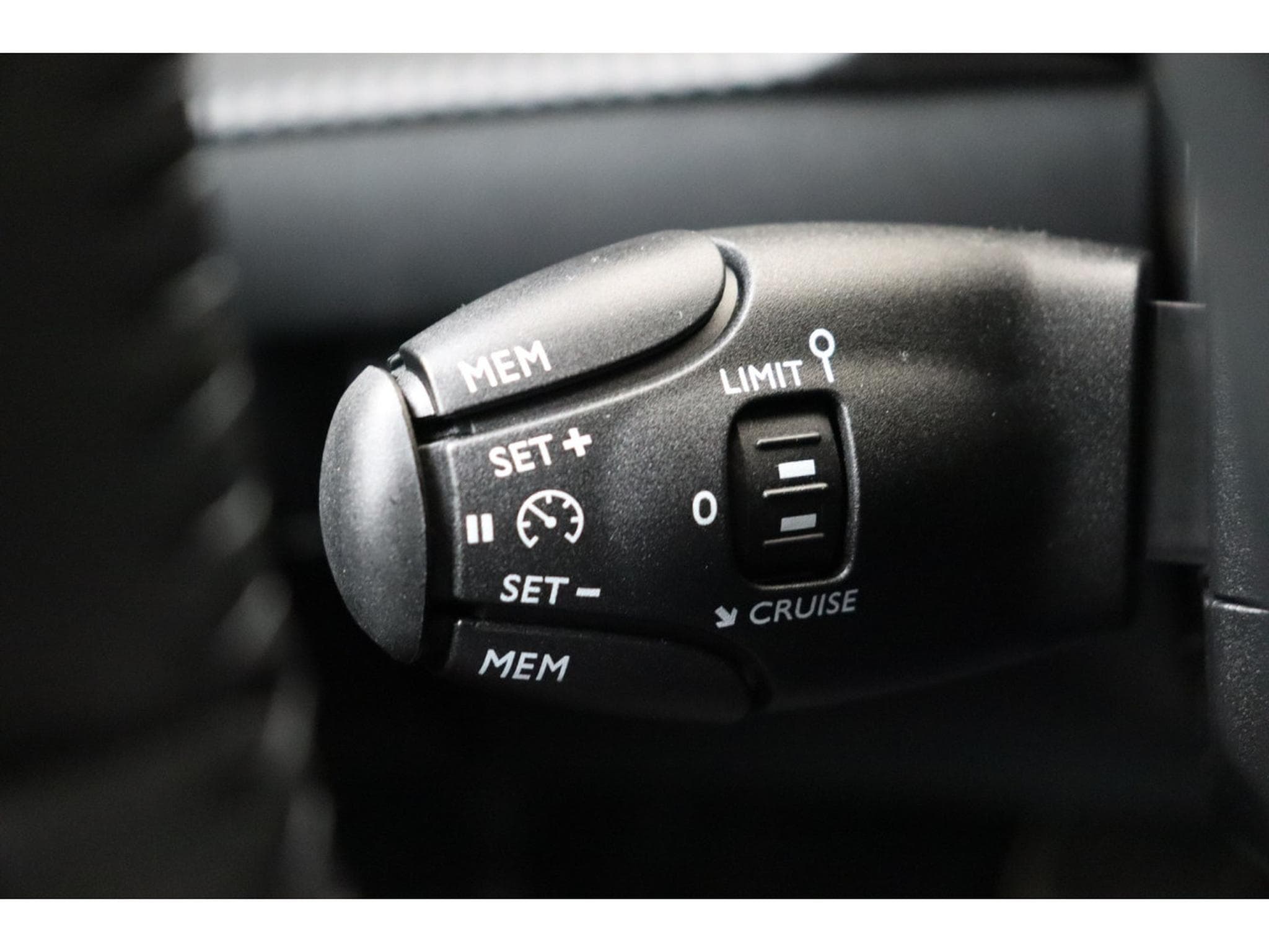 Peugeot 208 1.2 PureTech 100 Envy (2026) - Photo 22