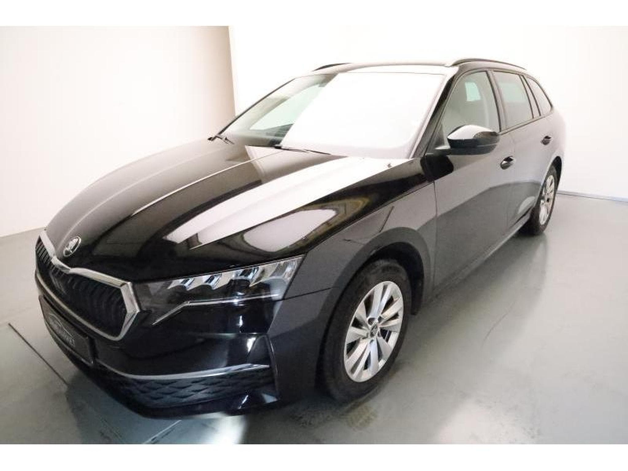 Skoda Octavia Selection (2025) - Photo 12