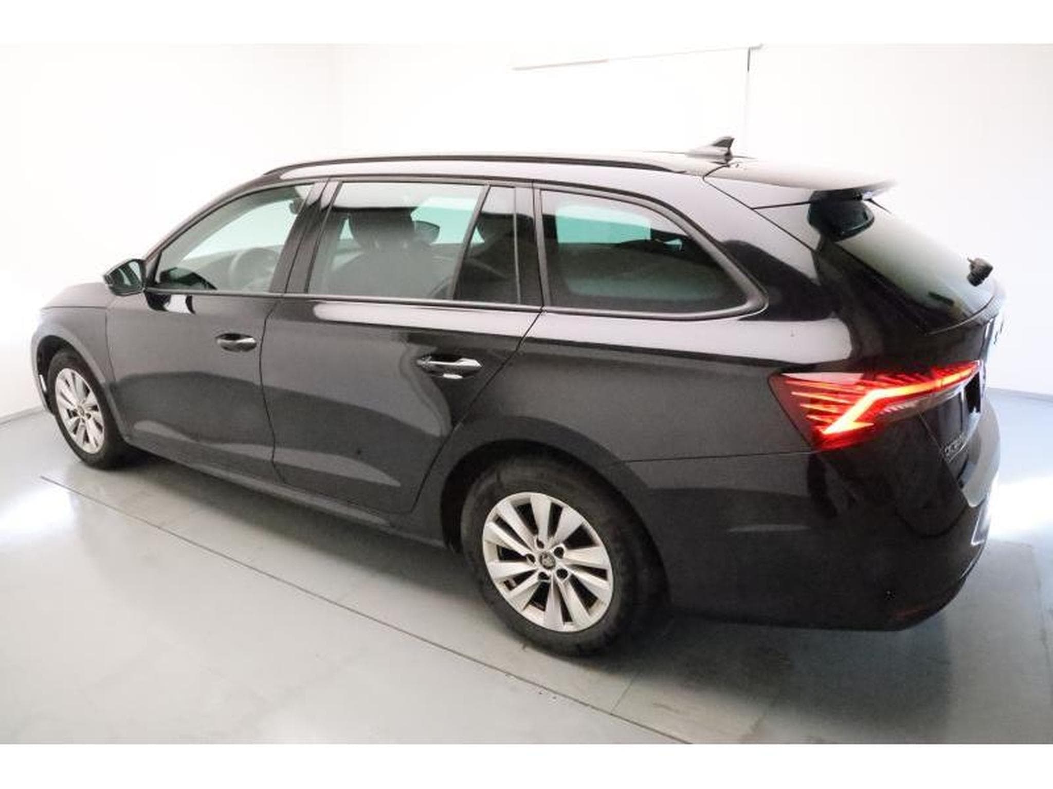 Skoda Octavia Selection (2025) - Photo 16