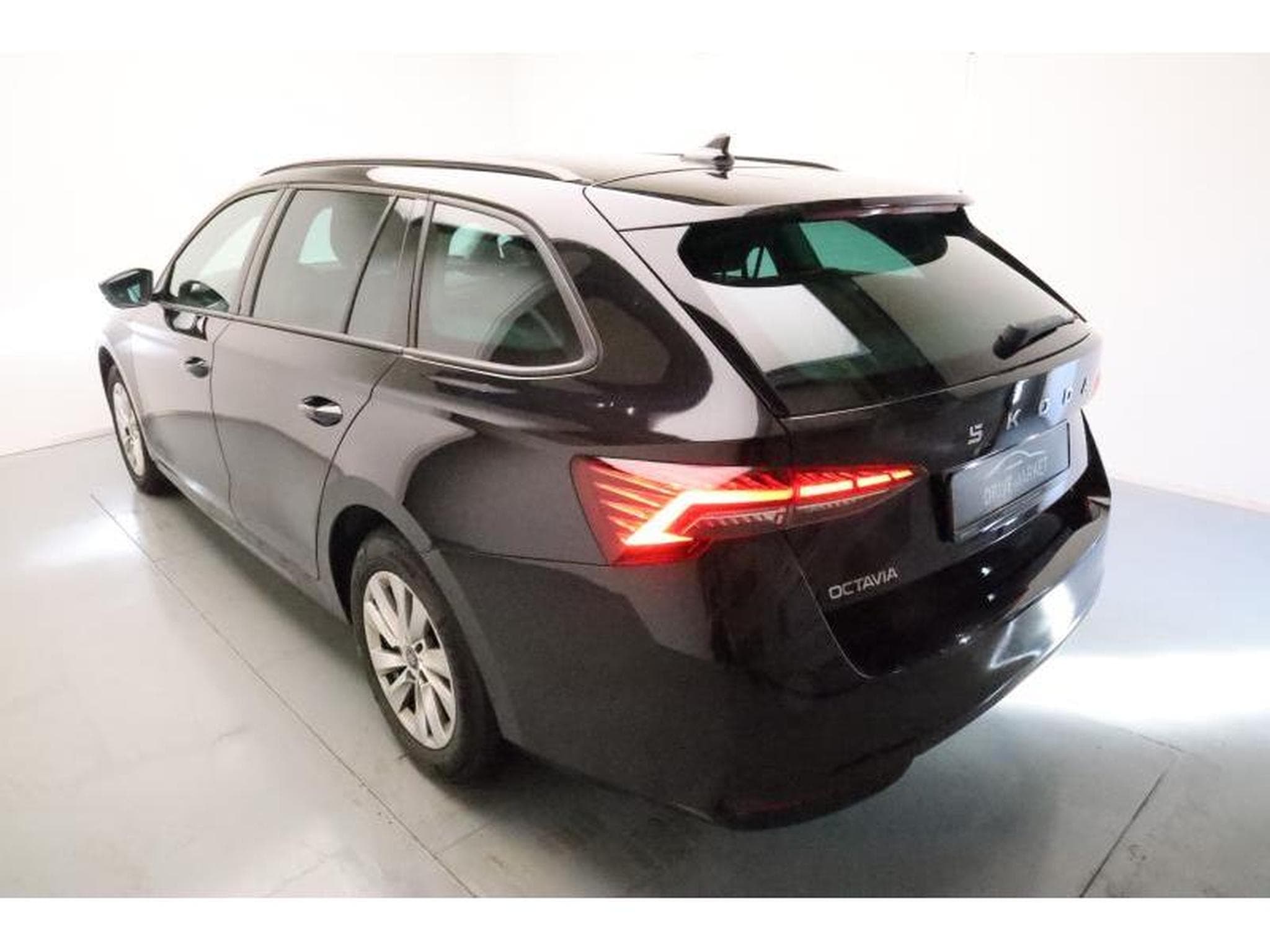 Skoda Octavia Selection (2025) - Photo 19