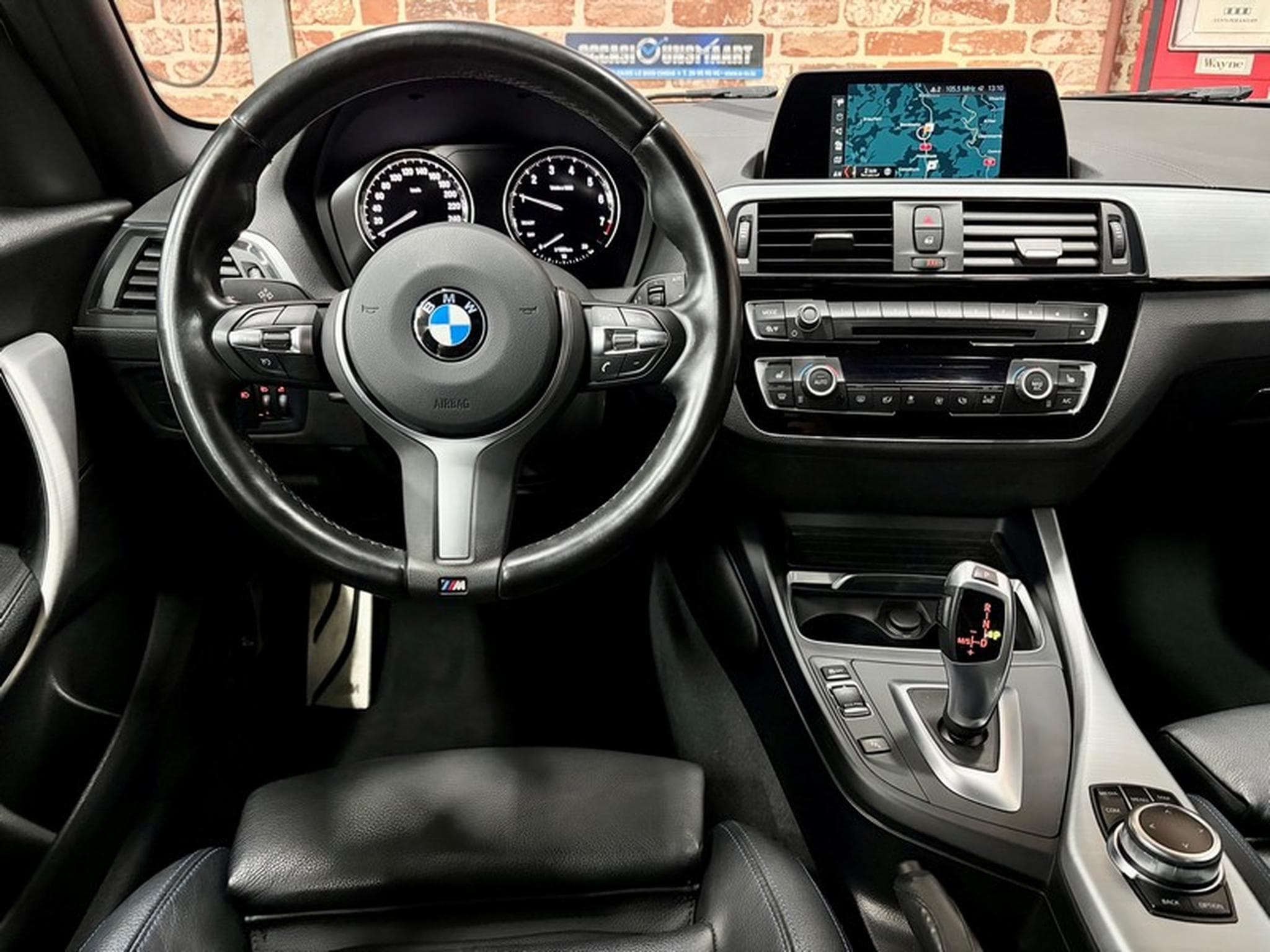 BMW 118 118iA 136cv Auto M-SPORT (2018) - Photo 4