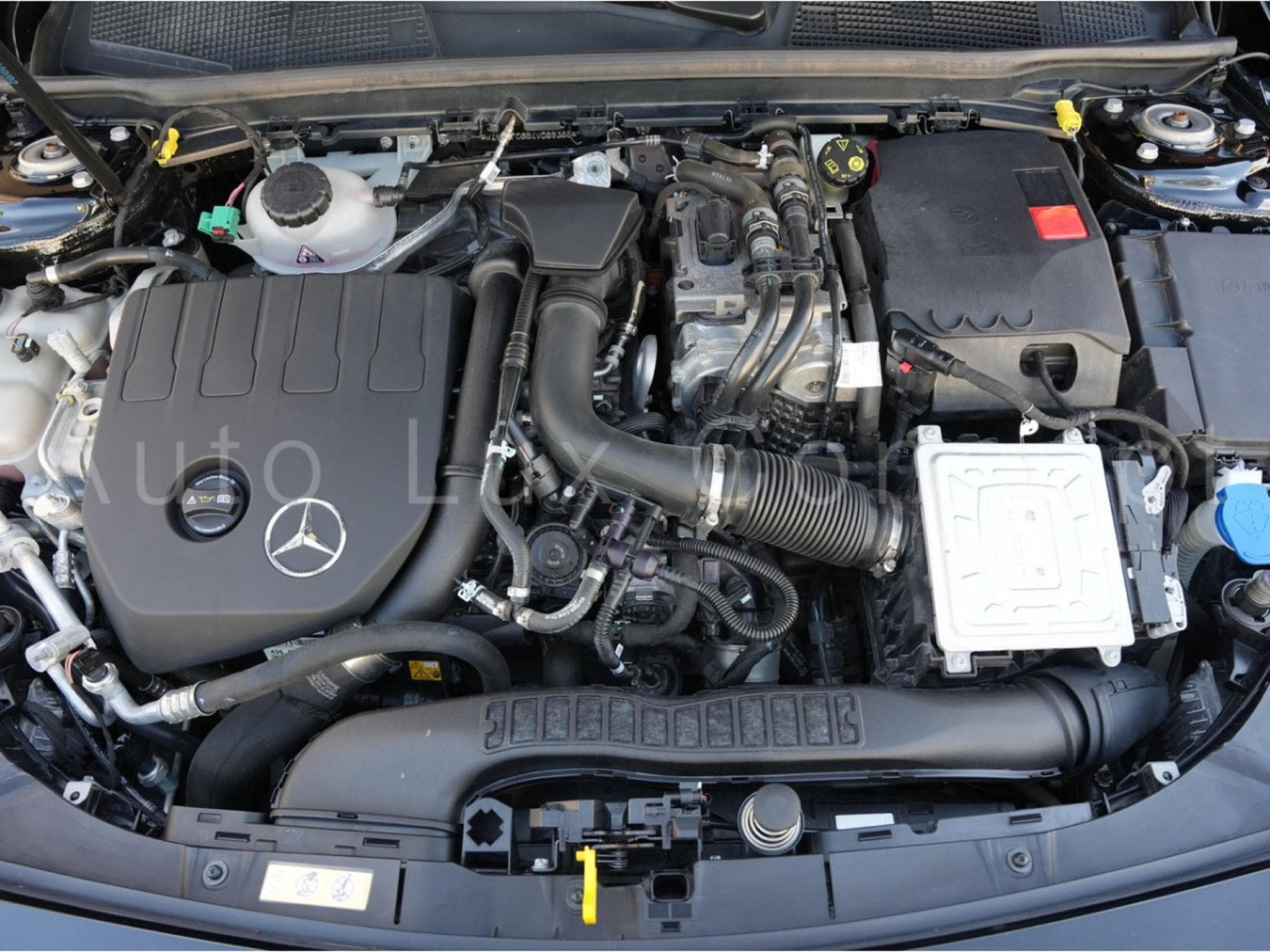 Mercedes A 250 e AMG Line 8G-DCT (2020) - Photo 30