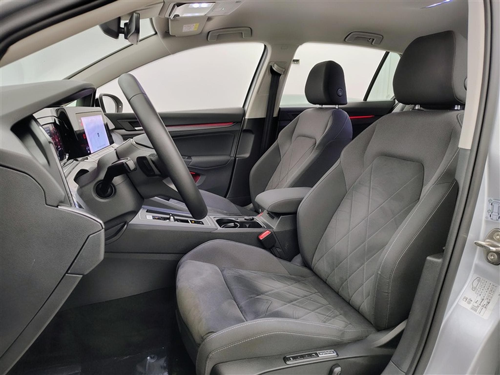 VW Golf 1.4 eHybrid Style DSG  Navi / Led / PDC (2021) - Foto 7