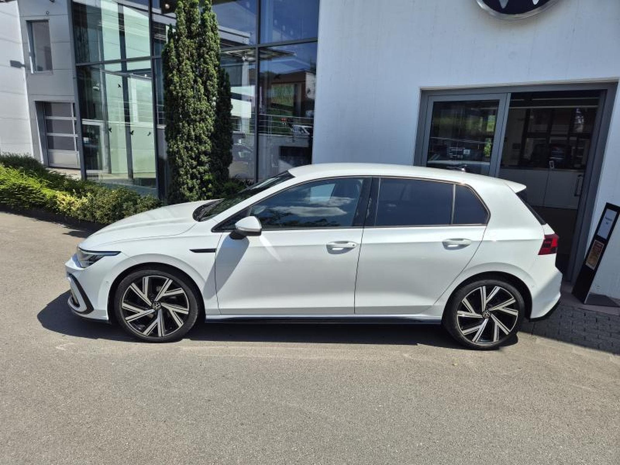VW Golf R-Line (2022) - Photo 2