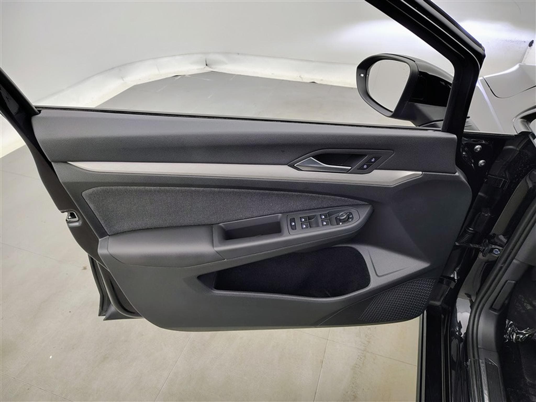 VW Golf 1.0 TSI Life Business NAVI/FULL LED/JA/PDC AV AR (2024) - Photo 17