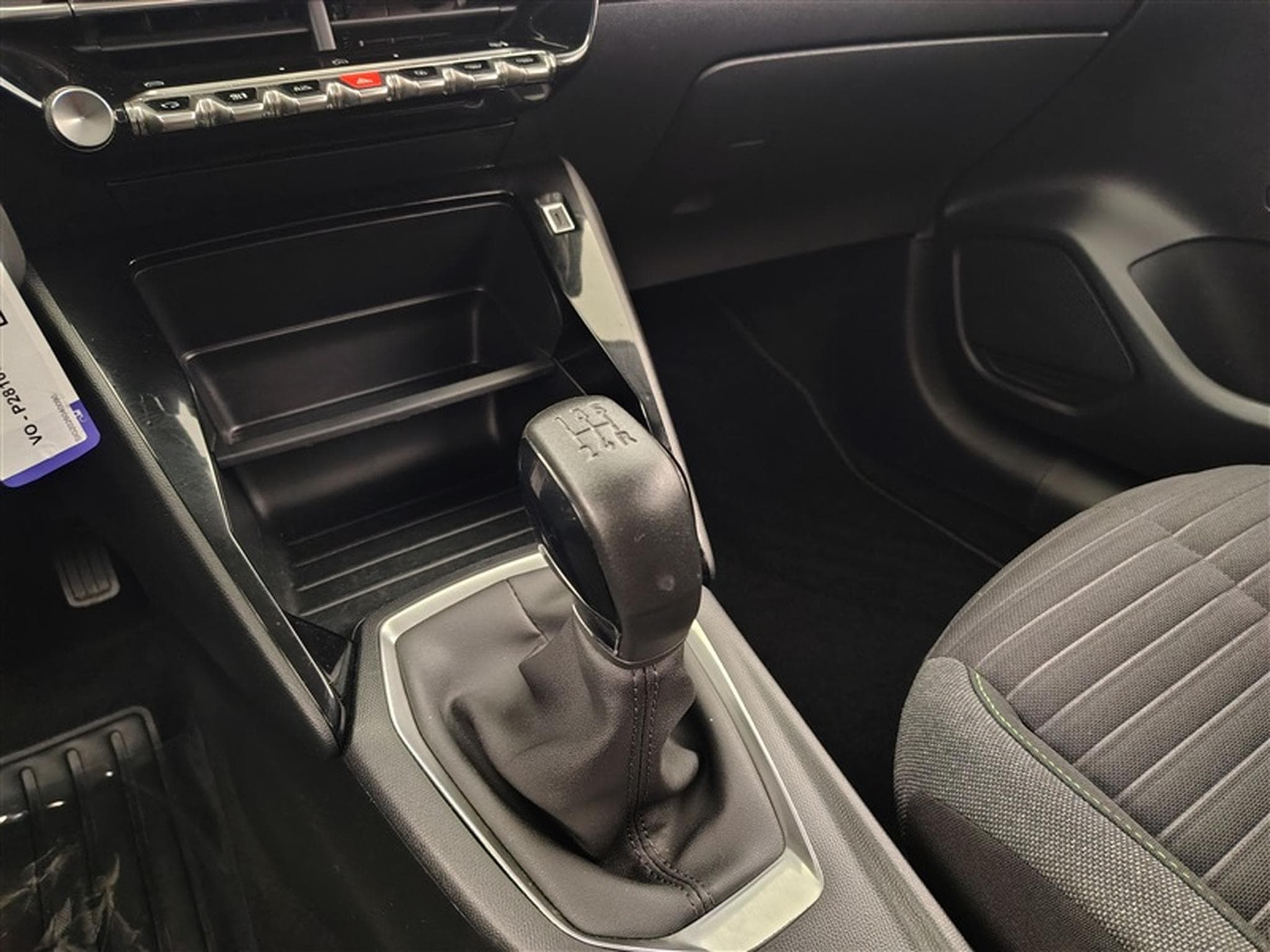 Peugeot 208 1.2i PureTech Active CARPLAY / PDC (2024) - Photo 12