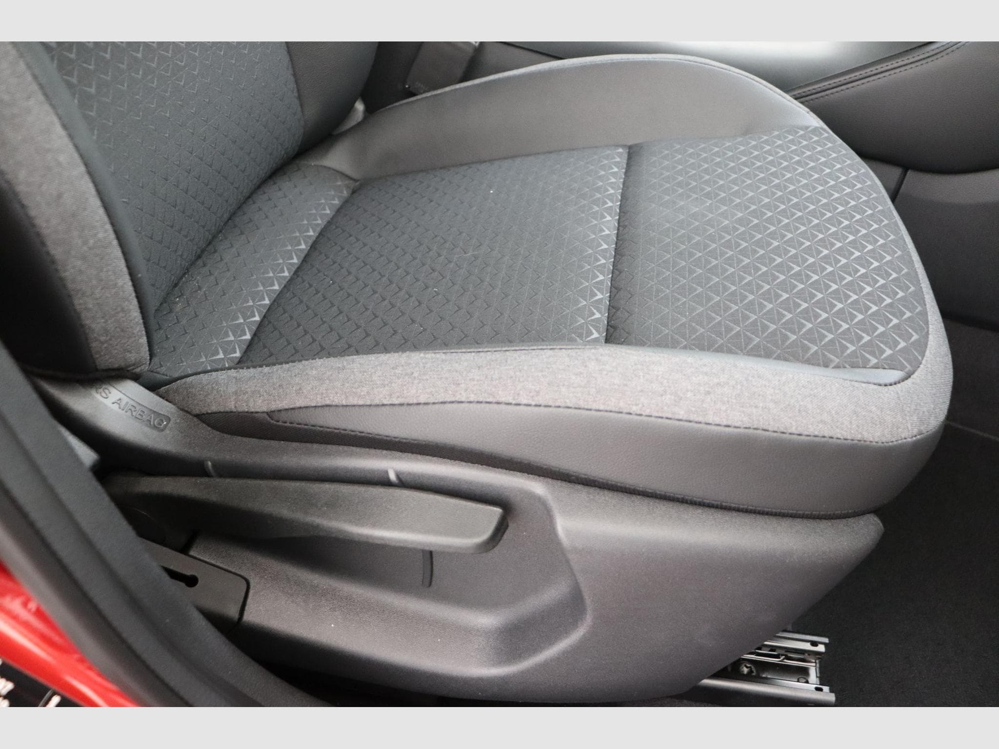 Nissan Juke N-Connecta / Cold Pack / 2Tone / (MY25) (2026) - Photo 15