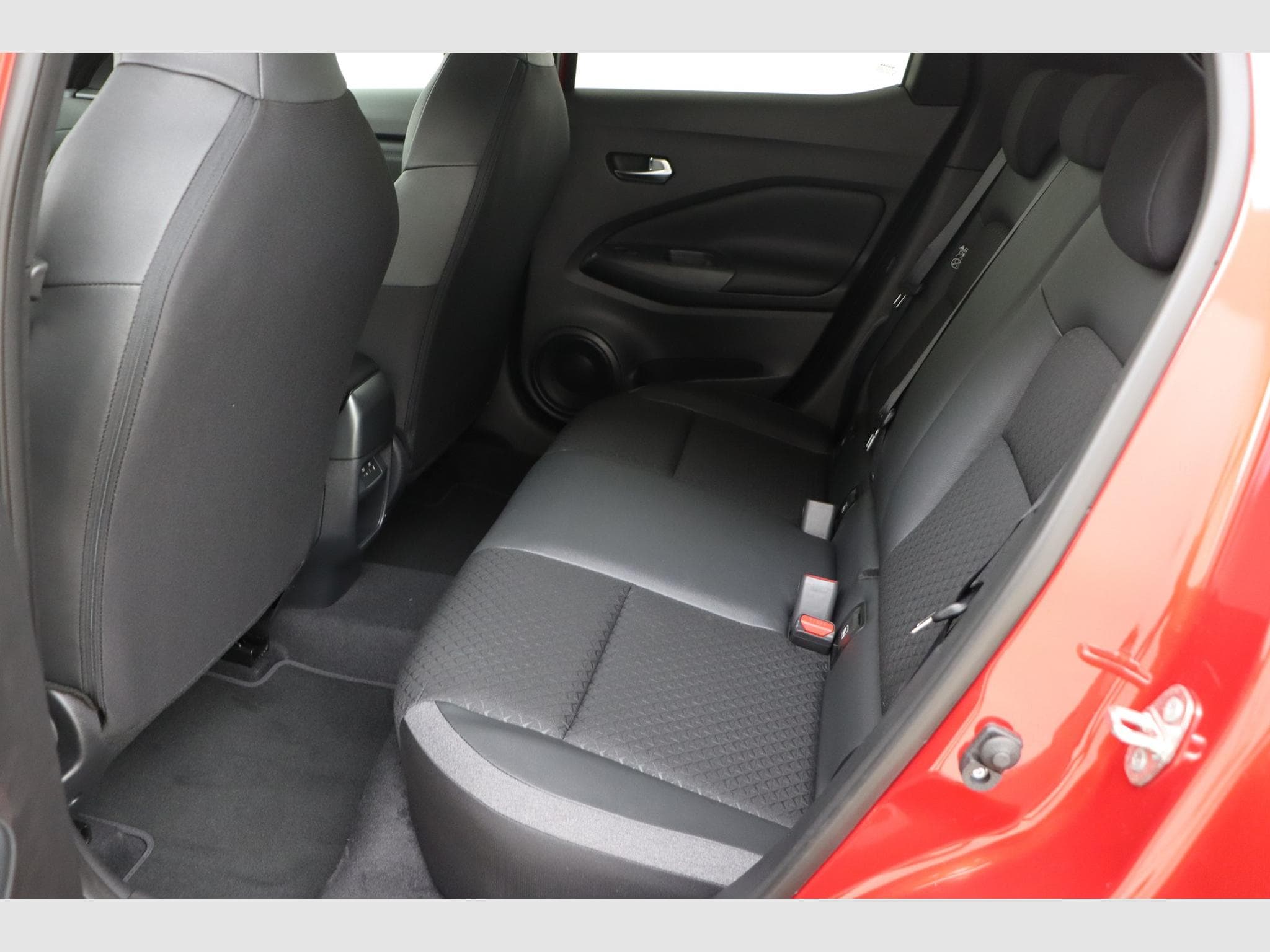 Nissan Juke N-Connecta / Cold Pack / 2Tone / (MY25) (2026) - Photo 16