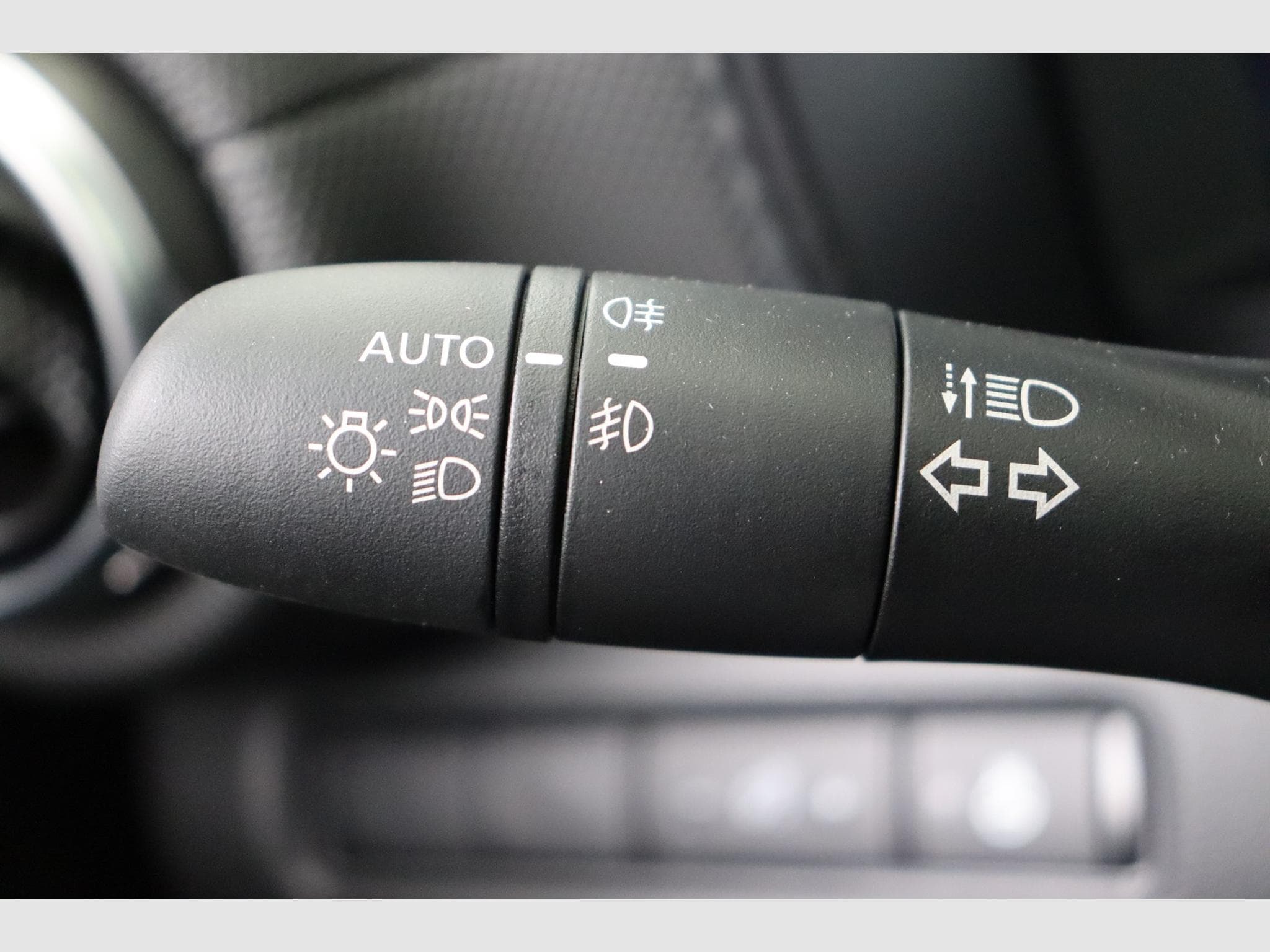 Nissan Juke N-Connecta / Cold Pack / 2Tone / (MY25) (2026) - Photo 18