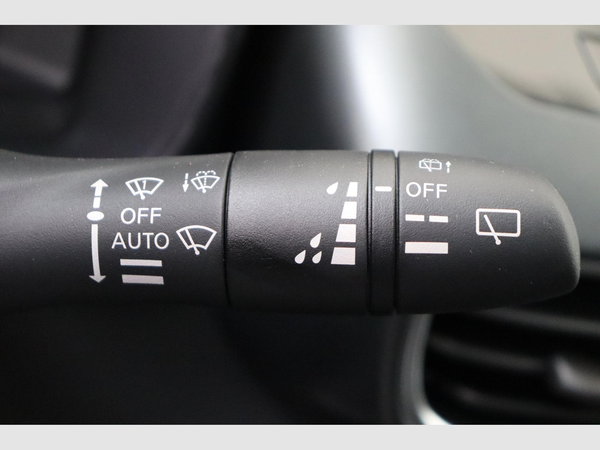 Nissan Juke N-Connecta / Cold Pack / 2Tone / (MY25) (2026) - Photo 19