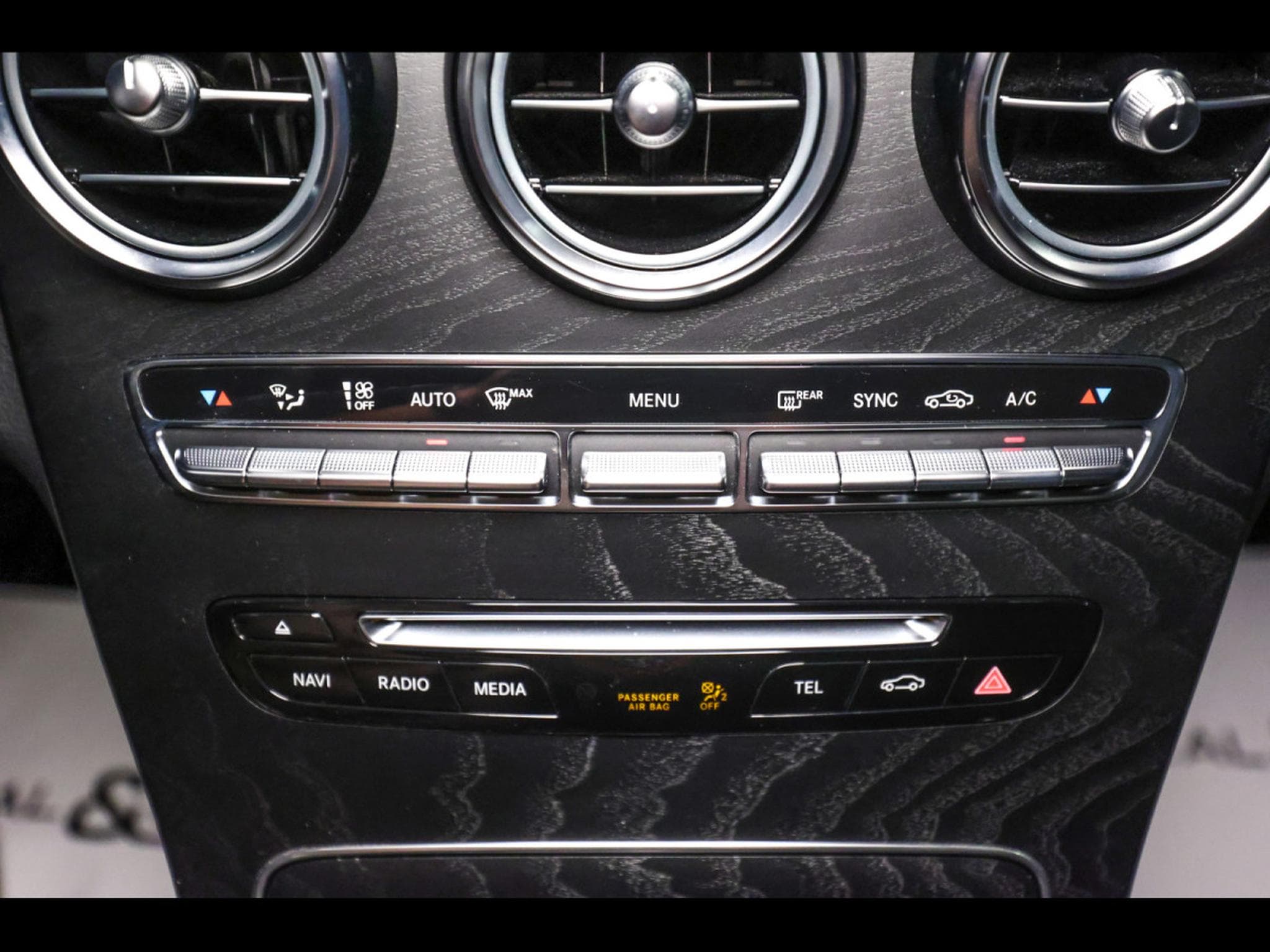 Mercedes GLC 43 AMG 4MATIC BVM9 – PACK NIGHT - CAVANSITBLAU MEATALLIC (2018) - Photo 23