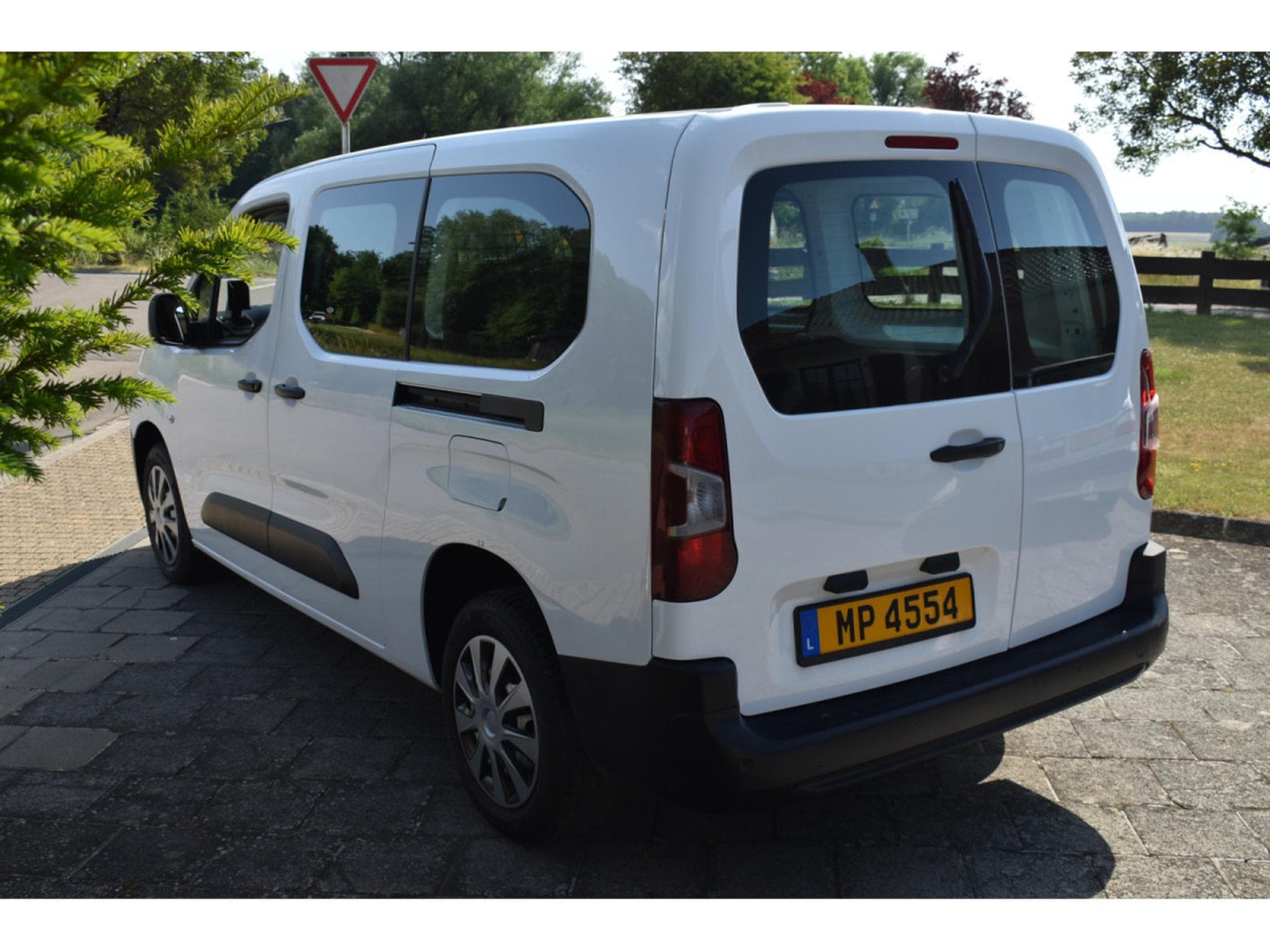 Citroën Berlingo 1,5 DCI Maxi Nouv.Distrib. 3 places très bon état (2021) - Foto 6