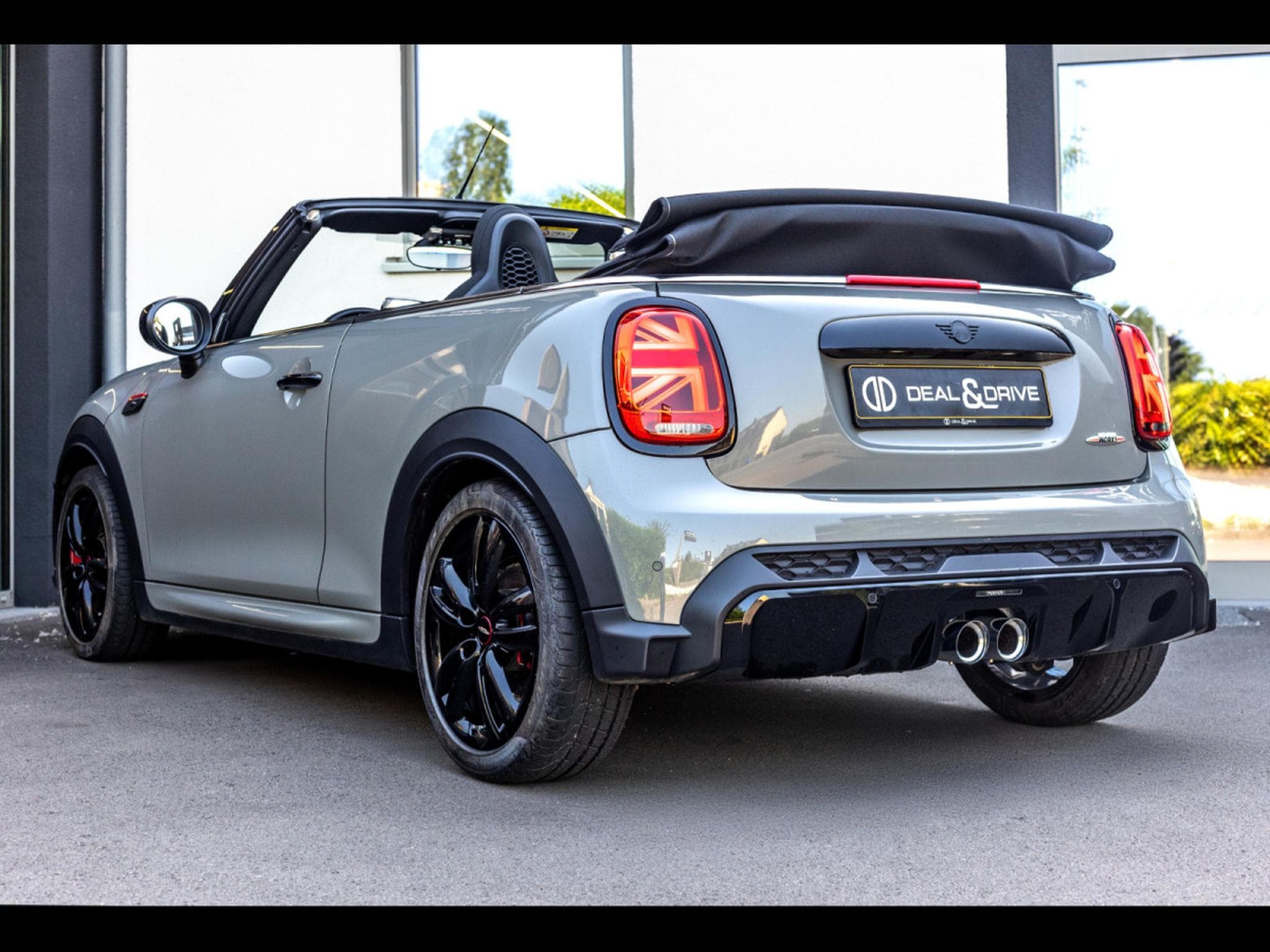 Mini Cooper John Cooper Works Cabriolet AUTO - MOONWALK GREY METALLIC (2022) - Photo 3