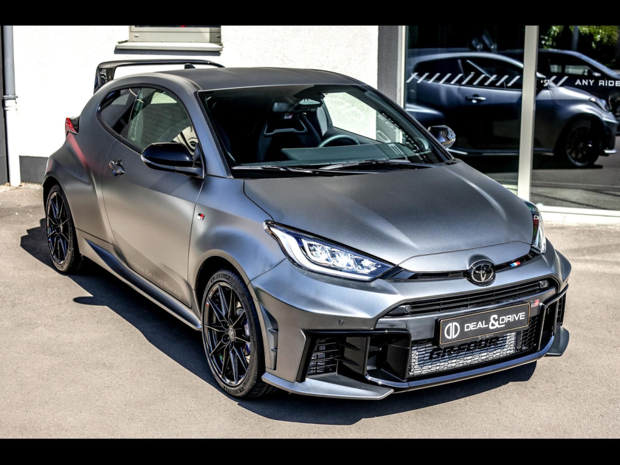 Toyota Yaris GR-FOUR 1.6 TURBO BVM6 4WD - SÉBASTIEN OGIER EDITION – 1 OF (2025) - Photo 6