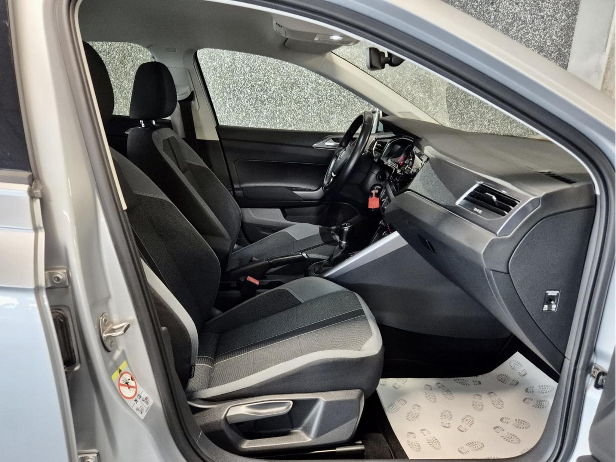 VW Polo New model 1.6 TDI COMFORTLINE 1 HAND (2019) - Foto 4