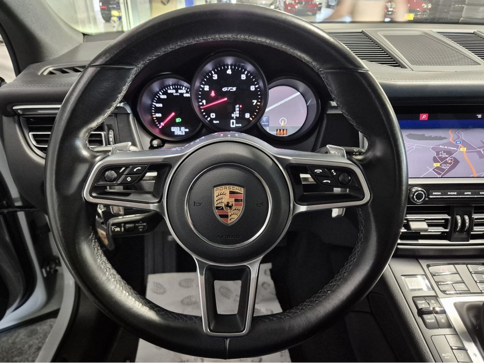 Porsche Macan 2.9 GTS PANO CUIR NAVI (2021) - Foto 8
