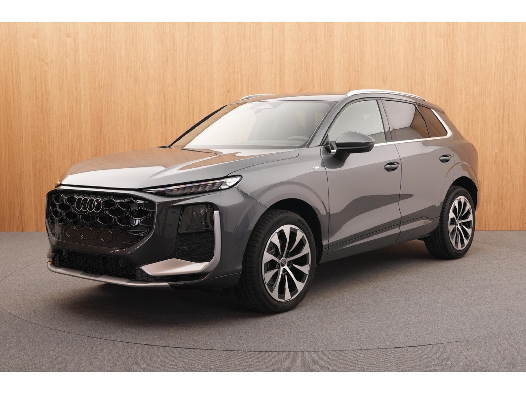 Audi Q3 35 TFSI S line 110 kW-150CV S tronic - Jantes 19" - Leds - C (2026) - Photo 3