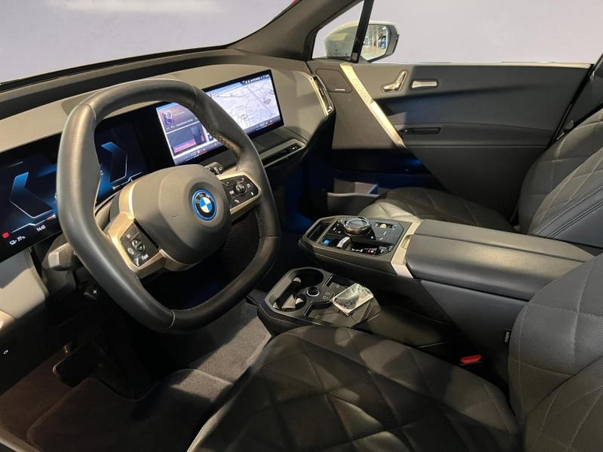 BMW iX iX xDrive40 (2024) - Foto 11