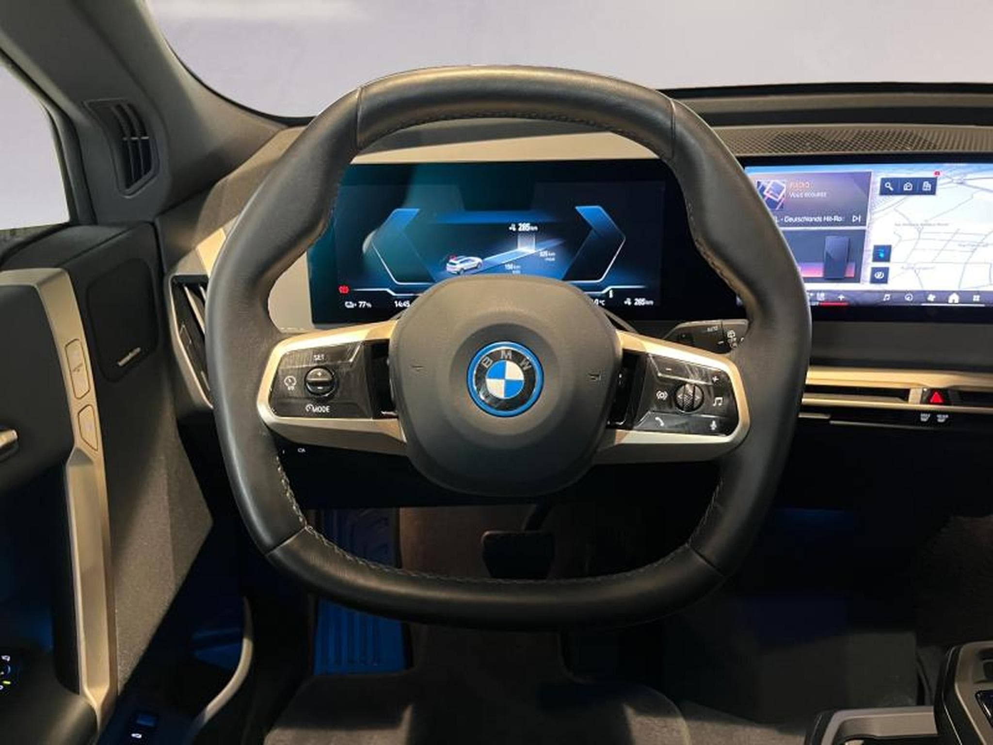 BMW iX iX xDrive40 (2024) - Foto 17