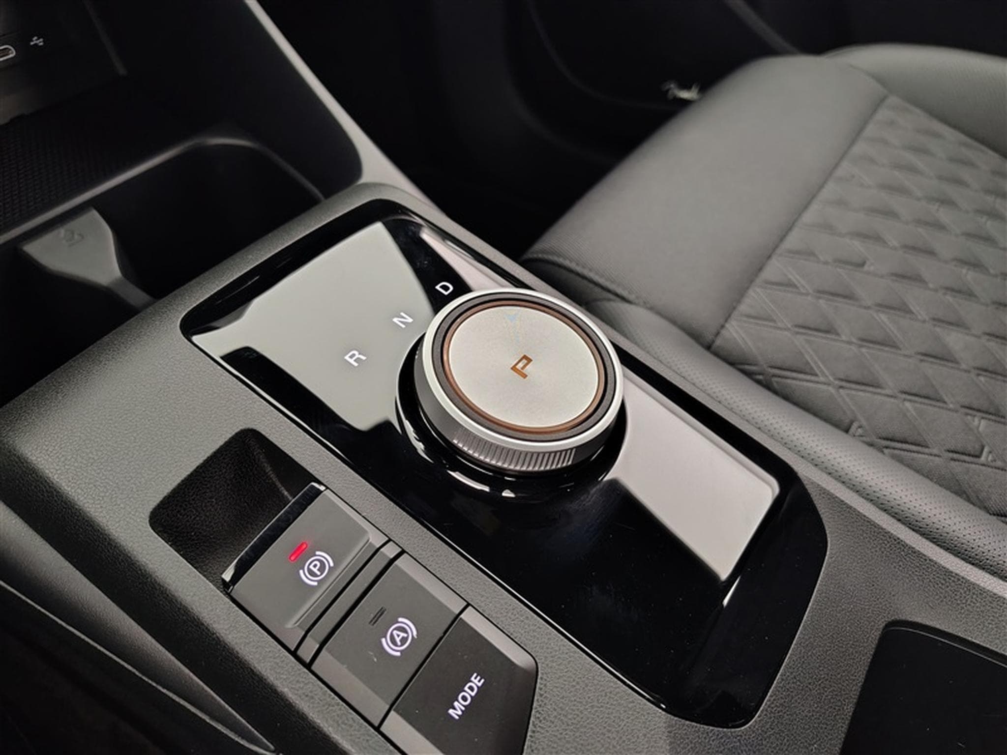 MG MG3 1.5 Hybrid BVA Luxury NAVI / FULL LED / CUIR PARTIEL / CAM (2024) - Photo 12