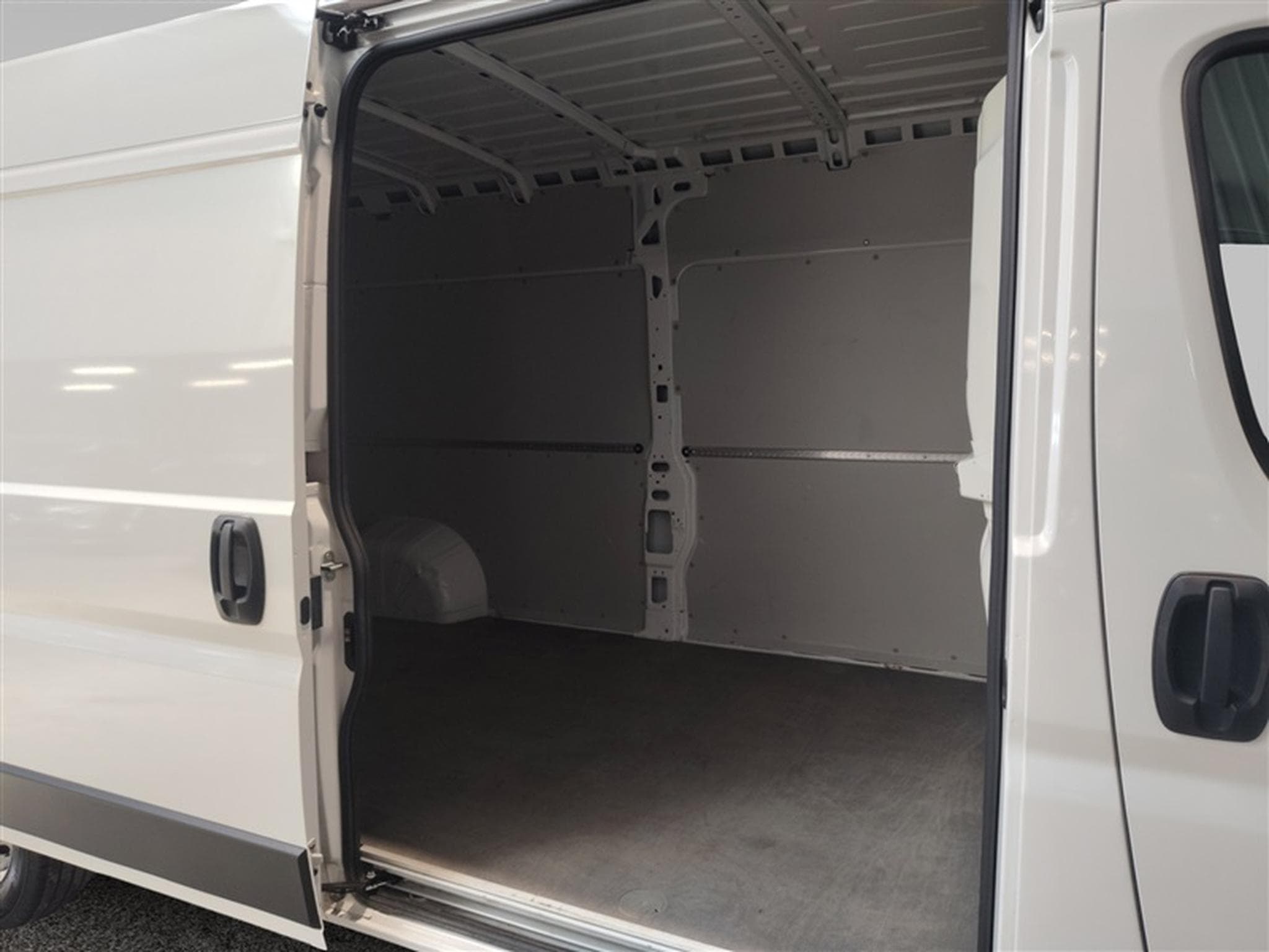 Fiat Ducato 2.2 Multijet 140cv L3H2 NAVI / CAMERA / CLIM AUTO (2024) - Photo 13