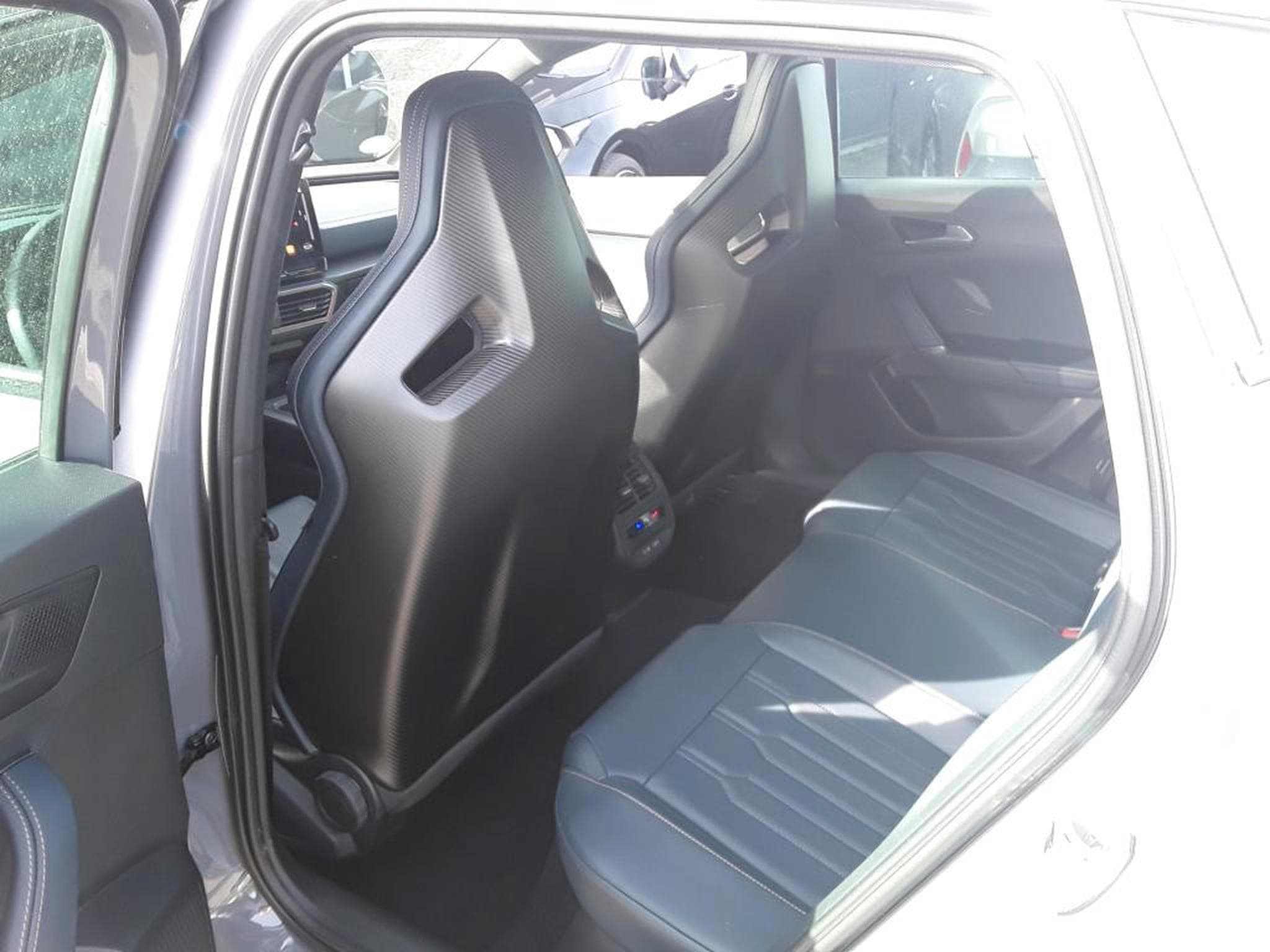 Cupra Leon VZ CUP 2.0 TSI 300CV * PANO * VSS * BEATS * CARBONE * (2024) - Foto 6
