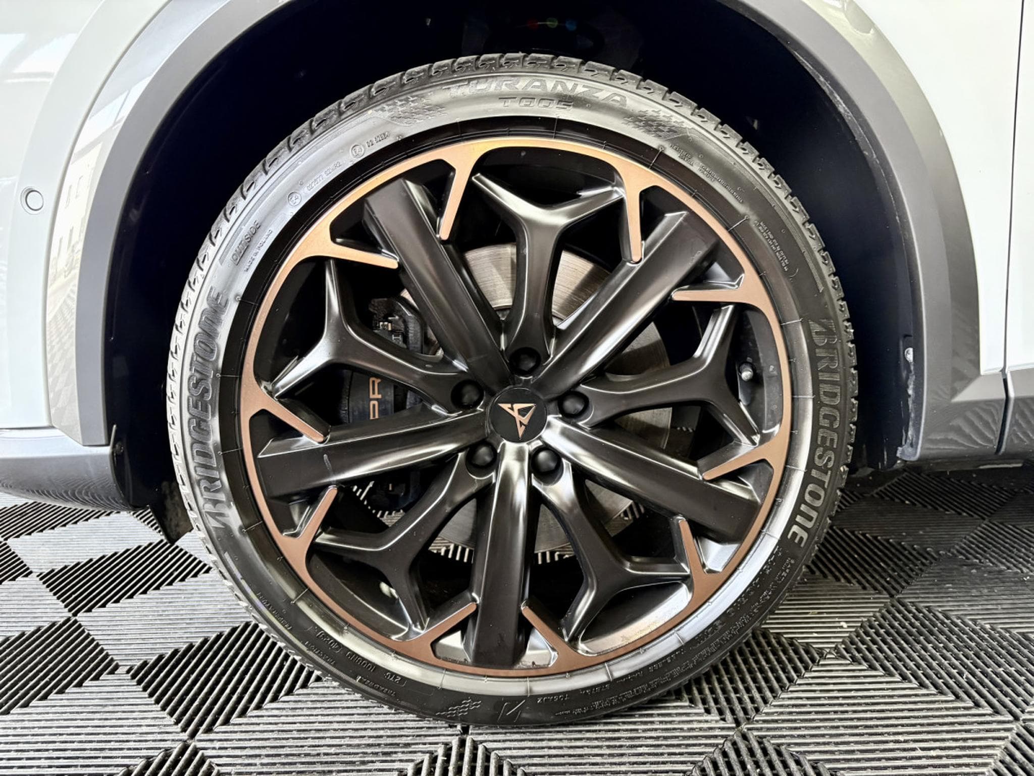 Cupra Formentor VZ 245CV eHybrid DSG6 *PANO *CAM 360°* *ATTELAGE* *BEATS* MA (2023) - Foto 25