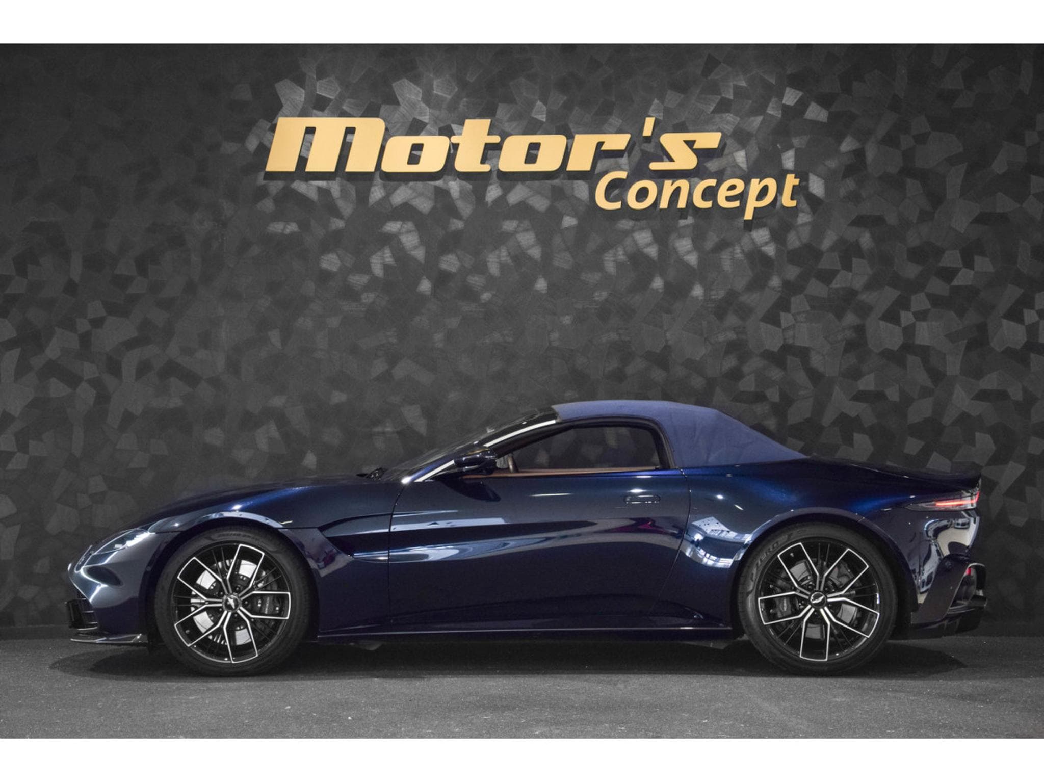 Aston-Martin V8 Vantage ROADSTER - Ultramarine Black (2022) - Foto 3