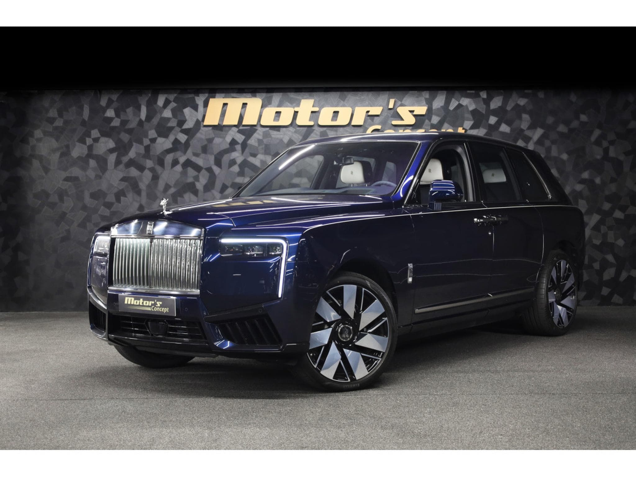 Rolls-Royce Cullinan 6.75 V12 - Midnight Sapphire (2023) - Foto 1