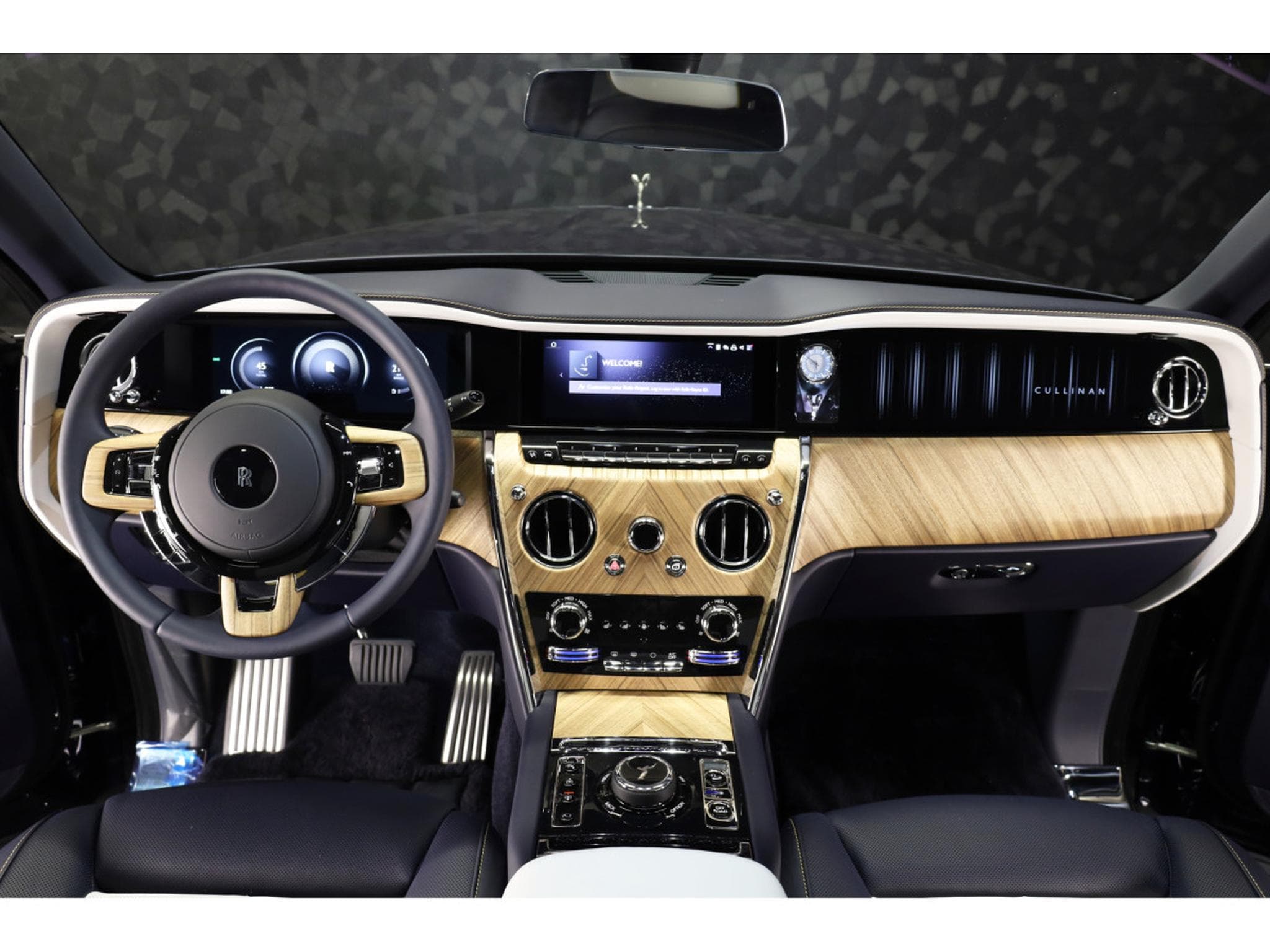 Rolls-Royce Cullinan 6.75 V12 - Midnight Sapphire (2023) - Foto 2