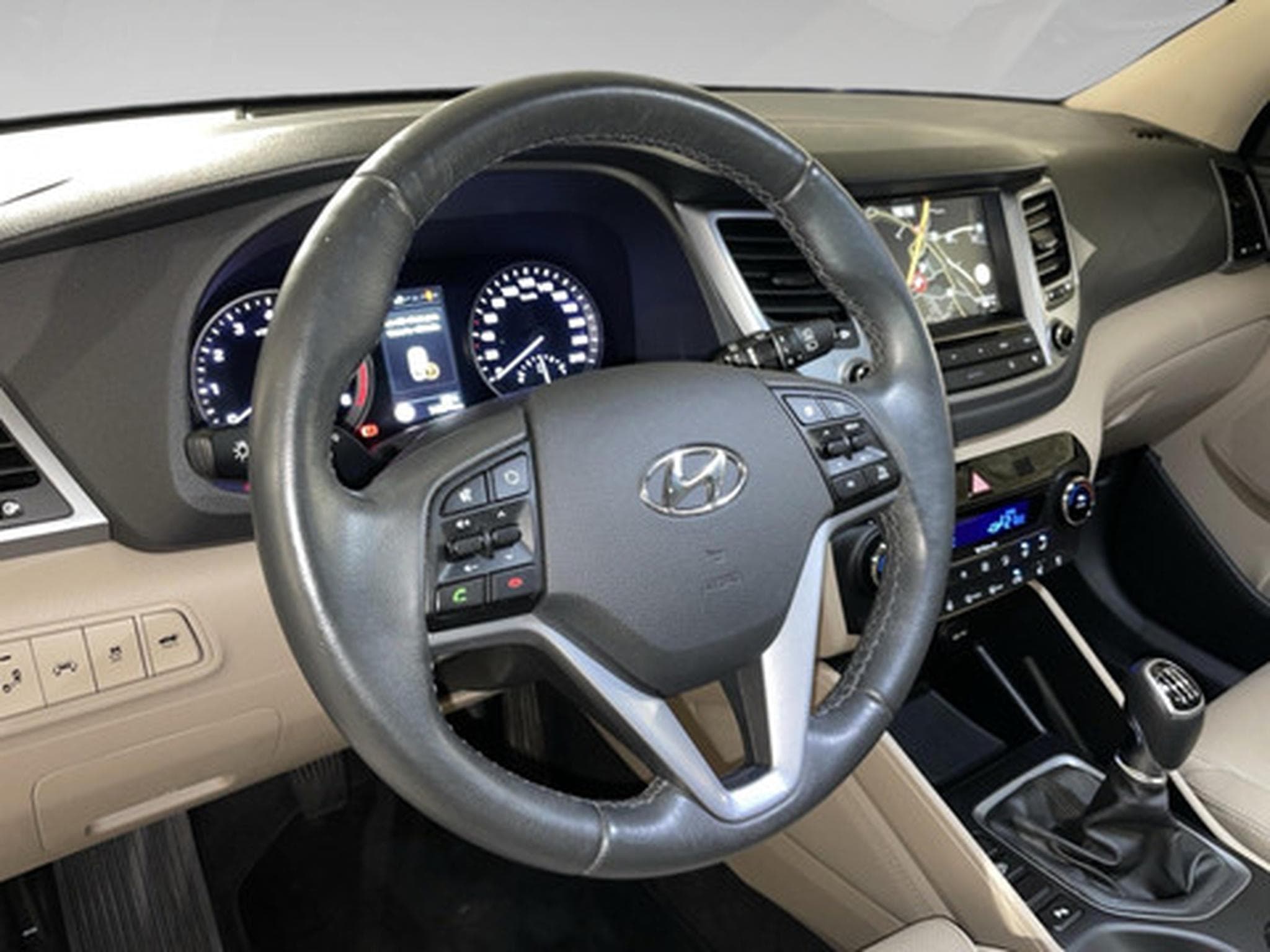 Hyundai Tucson 1.6 T-GDi Premium (2016) - Foto 8