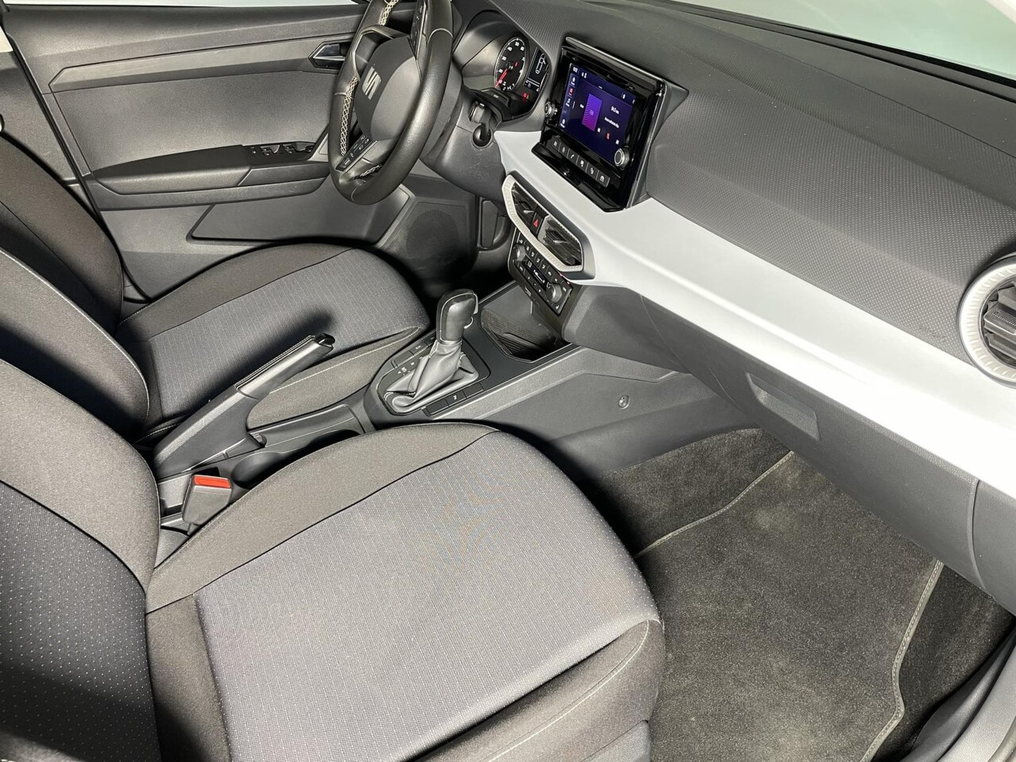 Seat Ibiza 1.0 TSI 110 DSG MOVE CARPLAY 5P (2023) - Photo 10