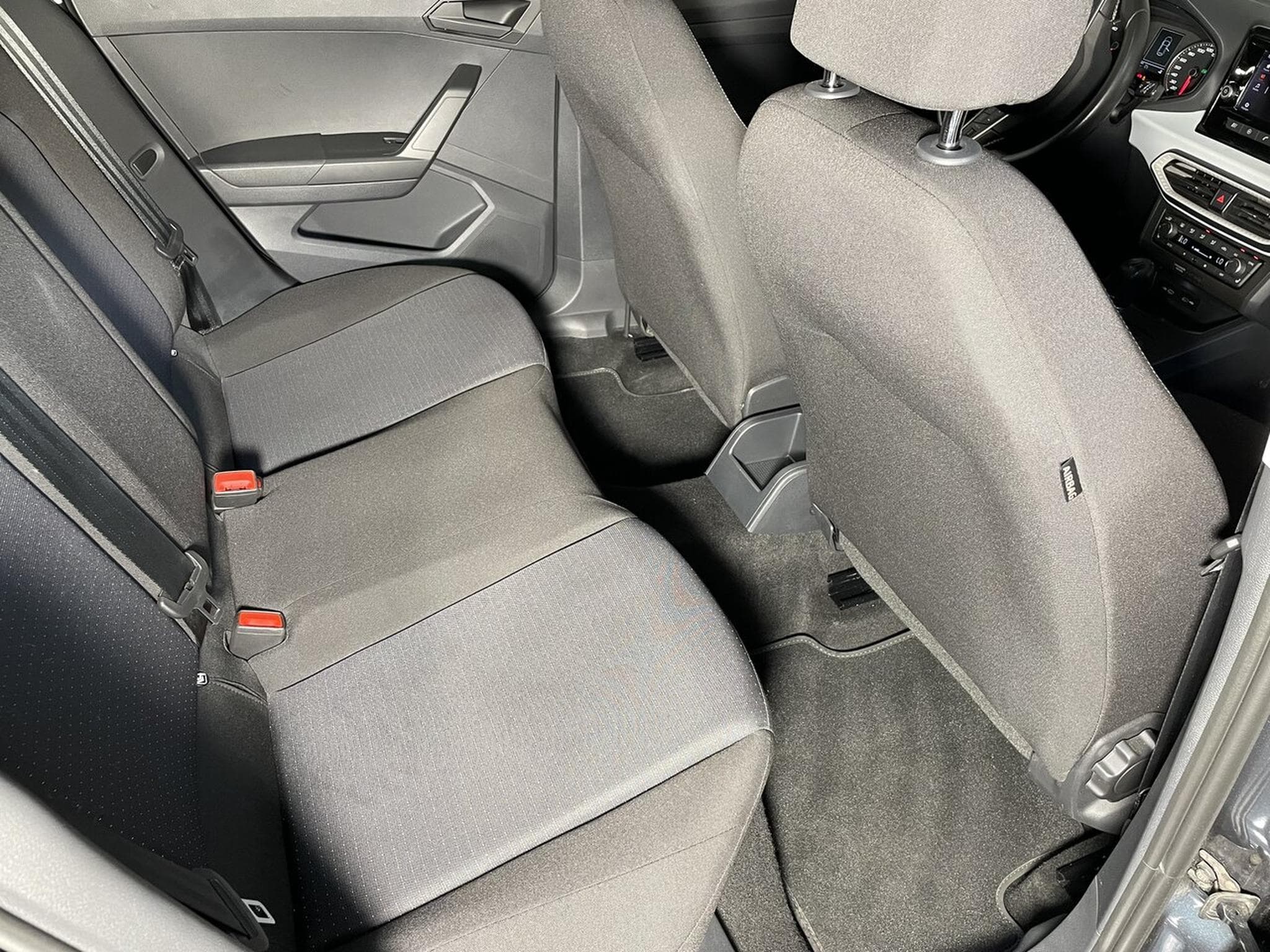 Seat Ibiza 1.0 TSI 110 DSG MOVE CARPLAY 5P (2023) - Photo 12