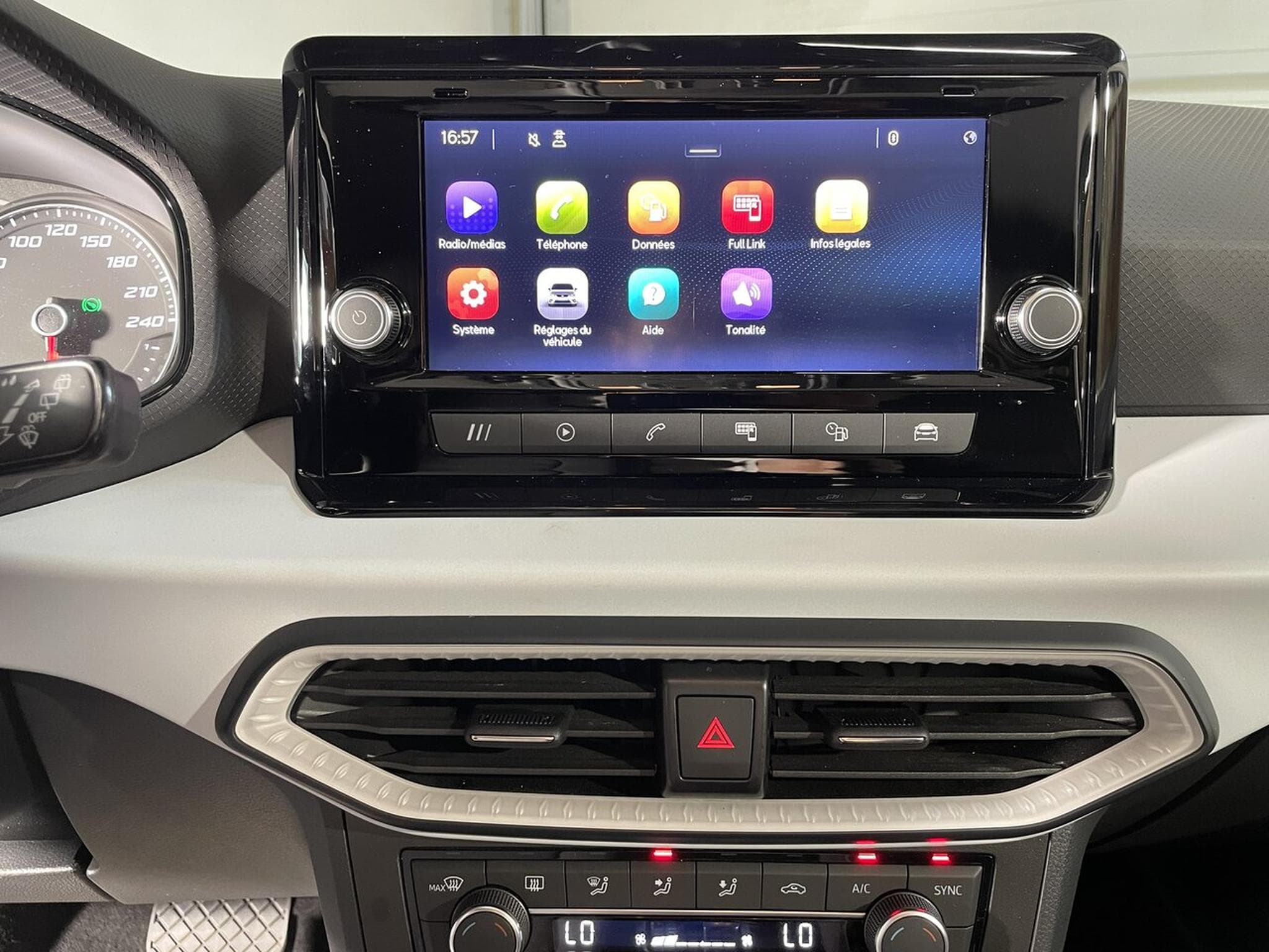 Seat Ibiza 1.0 TSI 110 DSG MOVE CARPLAY 5P (2023) - Photo 4