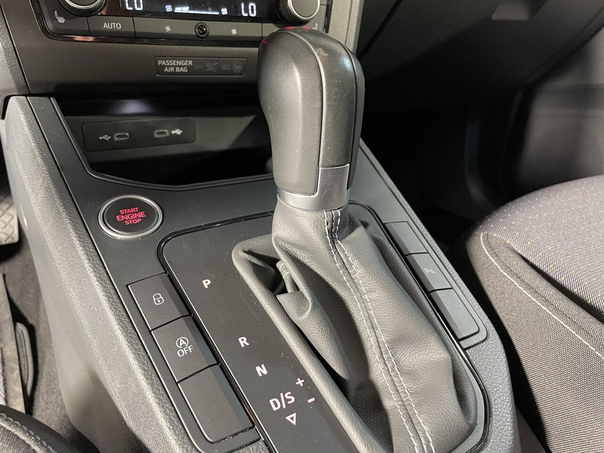 Seat Ibiza 1.0 TSI 110 DSG MOVE CARPLAY 5P (2023) - Photo 7