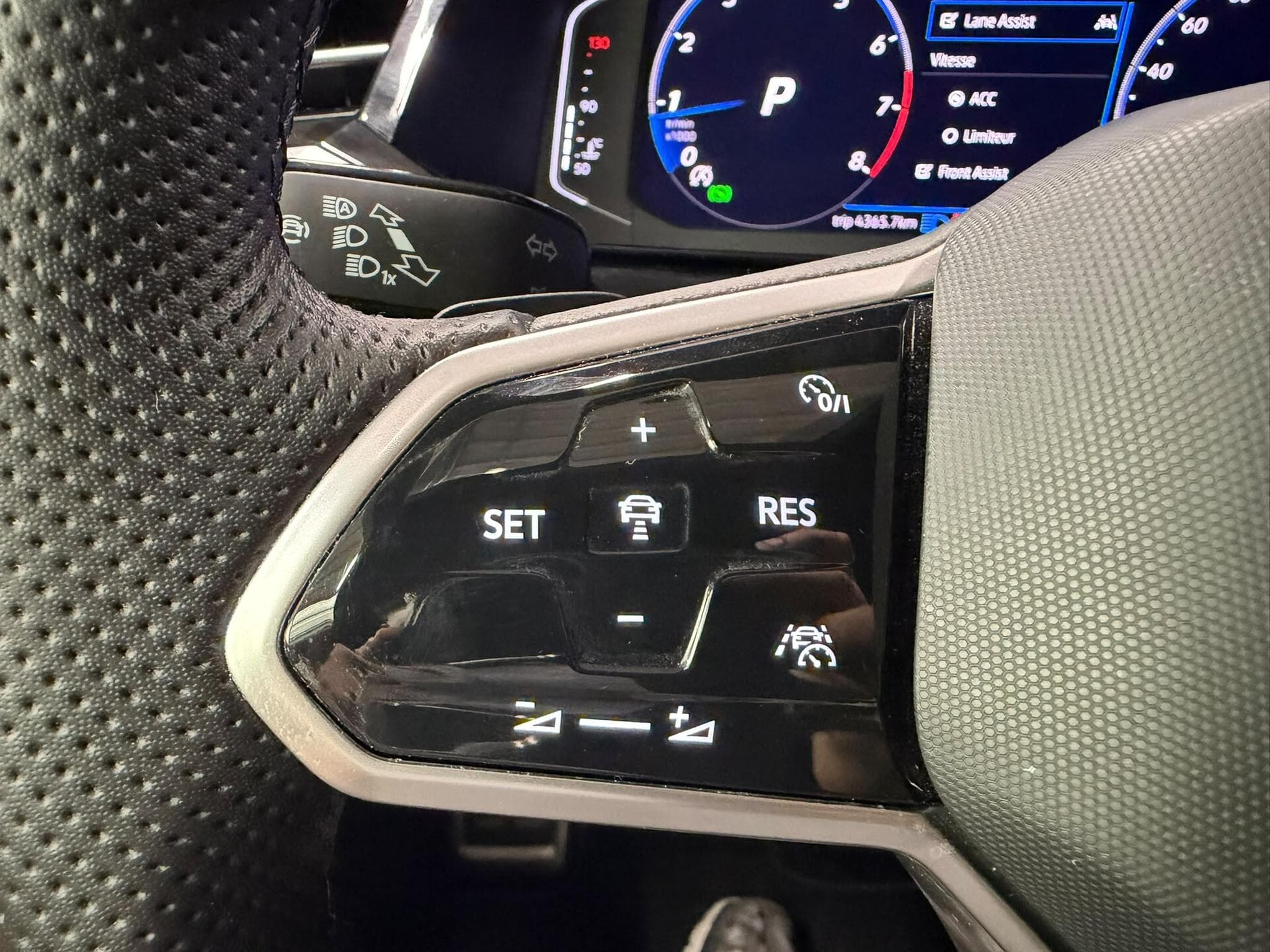 VW Arteon Shooting Break 2.0 TSI 190 R-LINE DSG (2023) - Foto 10