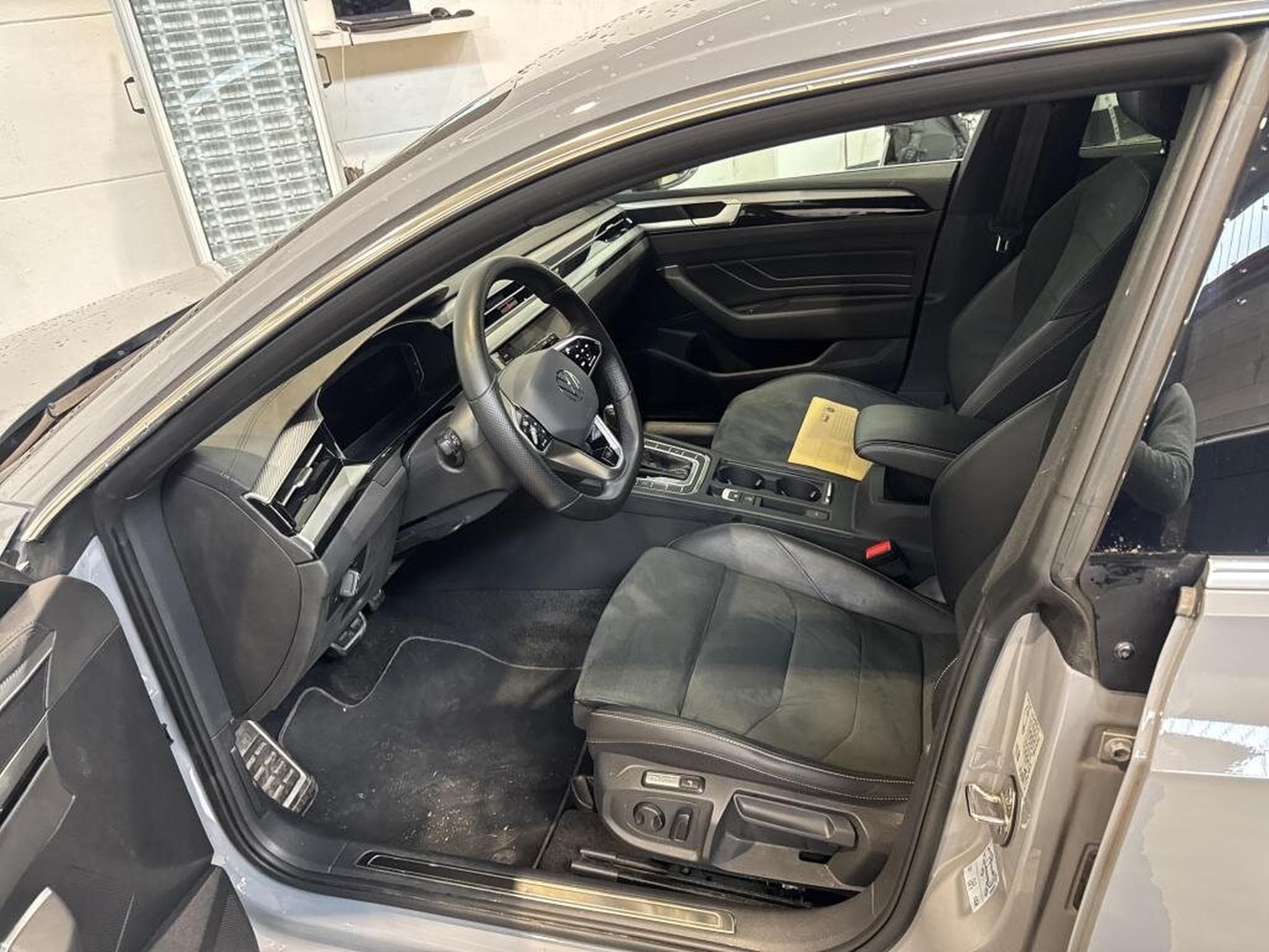 VW Arteon Shooting Break 2.0 TSI 190 R-LINE DSG (2023) - Foto 4