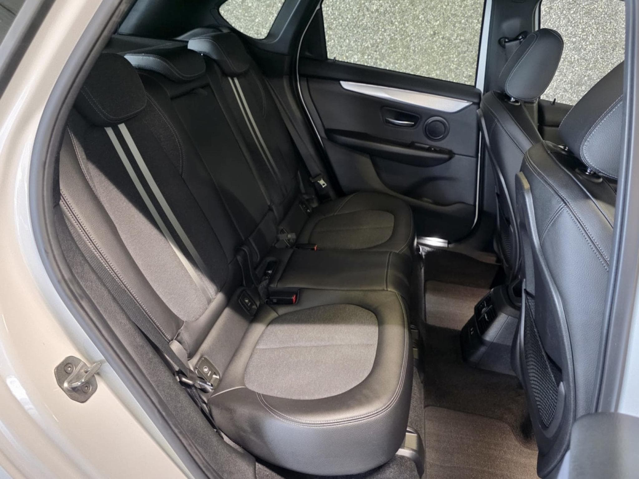 BMW 218 D FACELIFT M SPORT PAKET CUIR NAVI 1 HAND (2021) - Photo 5