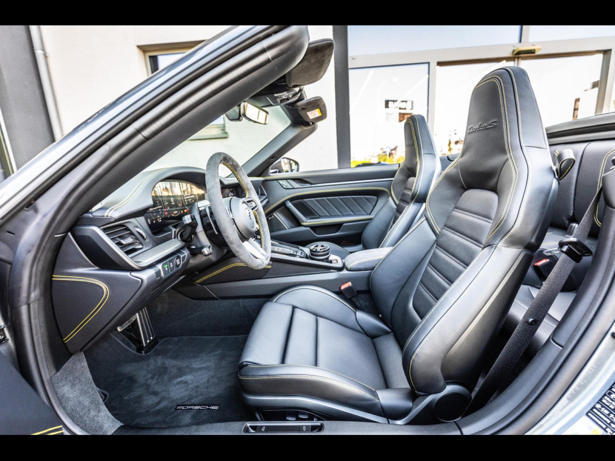 Porsche 911 .2 911 TURBO S 3.6 CABRIOLET PDK (711 CH) – VANADIUM GREY ME (2026) - Photo 11