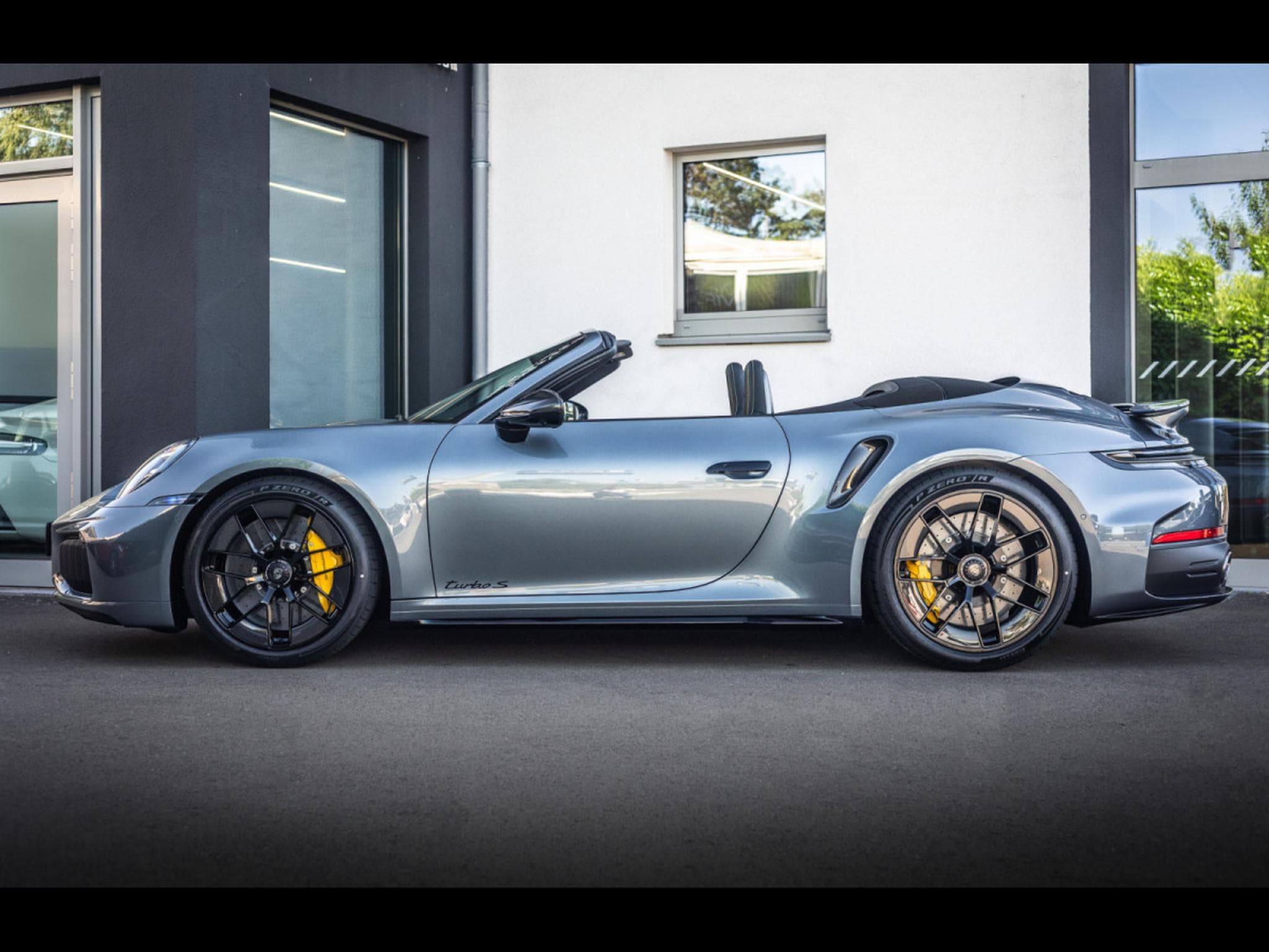 Porsche 911 .2 911 TURBO S 3.6 CABRIOLET PDK (711 CH) – VANADIUM GREY ME (2026) - Photo 2