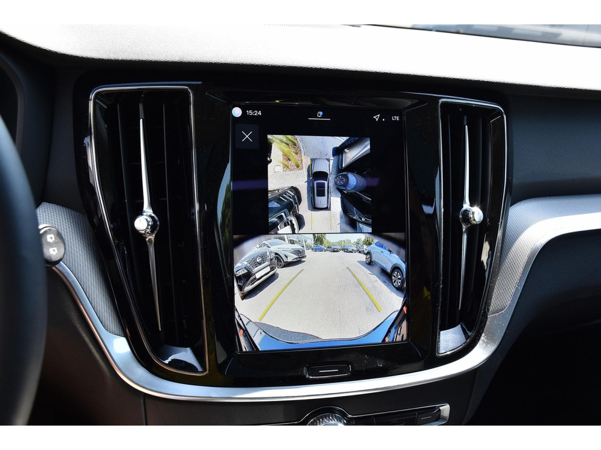 Volvo V60 2.0 B4 Plus Dark Geartronic PANO CUIR MEMO CAM360 HARMAN 1°M (2025) - Foto 12