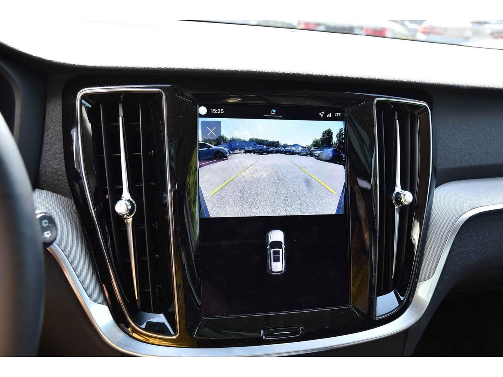 Volvo V60 2.0 B4 Plus Dark Geartronic PANO CUIR MEMO CAM360 HARMAN 1°M (2025) - Foto 13