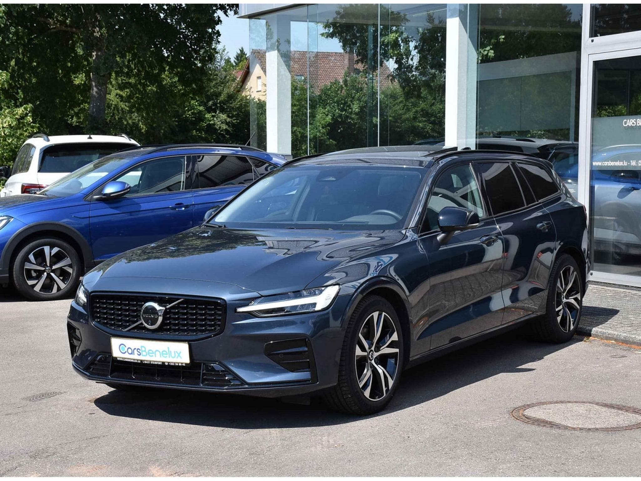 Volvo V60 2.0 B4 Plus Dark Geartronic PANO CUIR MEMO CAM360 HARMAN 1°M (2025) - Foto 2