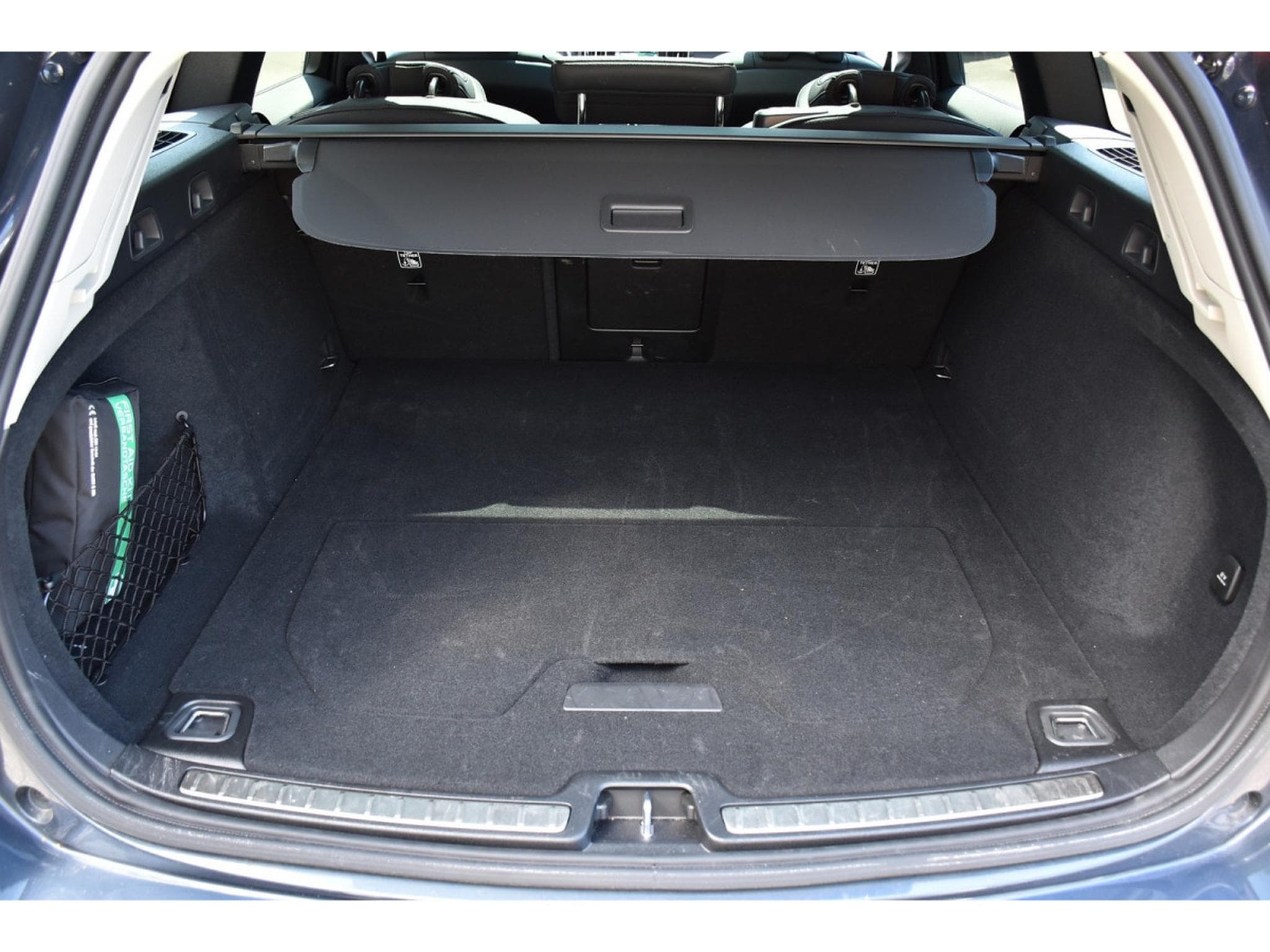 Volvo V60 2.0 B4 Plus Dark Geartronic PANO CUIR MEMO CAM360 HARMAN 1°M (2025) - Foto 24