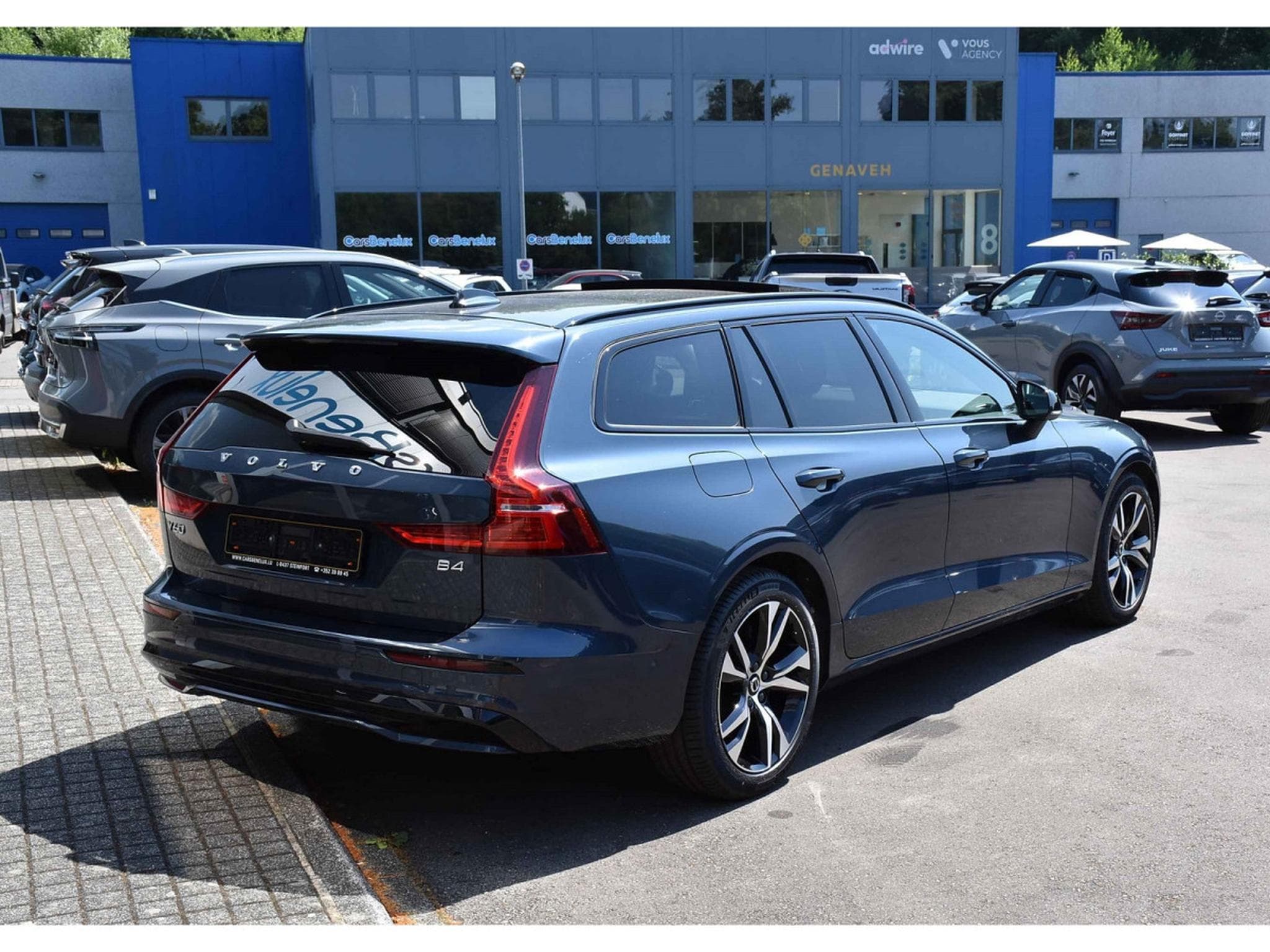 Volvo V60 2.0 B4 Plus Dark Geartronic PANO CUIR MEMO CAM360 HARMAN 1°M (2025) - Foto 4